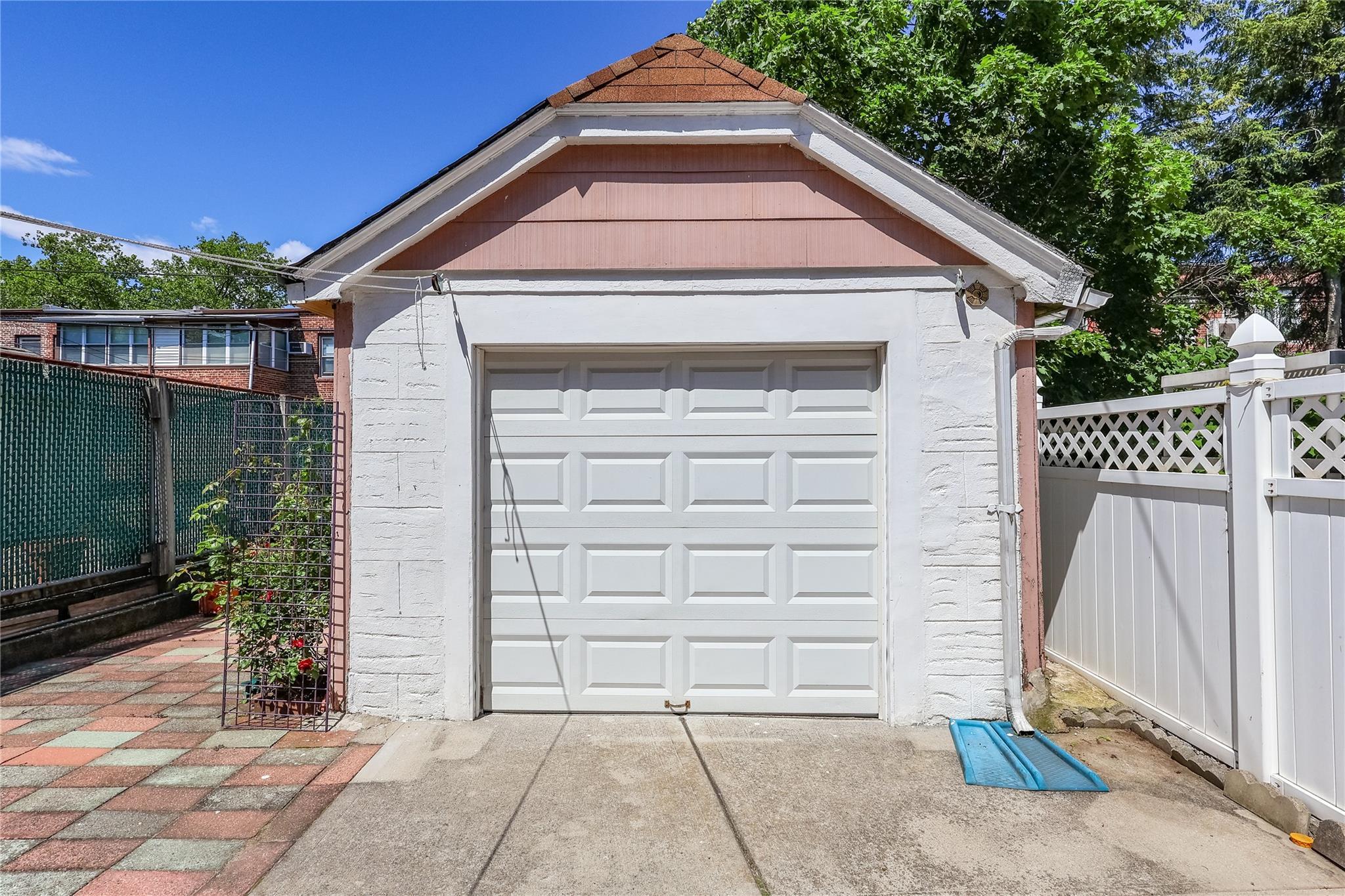 Single Family Kessel  Queens, NY 11375, MLS-866488-22