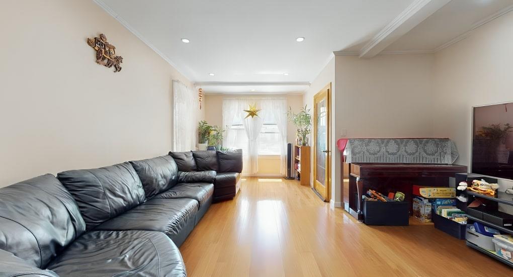 Single Family Kessel  Queens, NY 11375, MLS-866488-4
