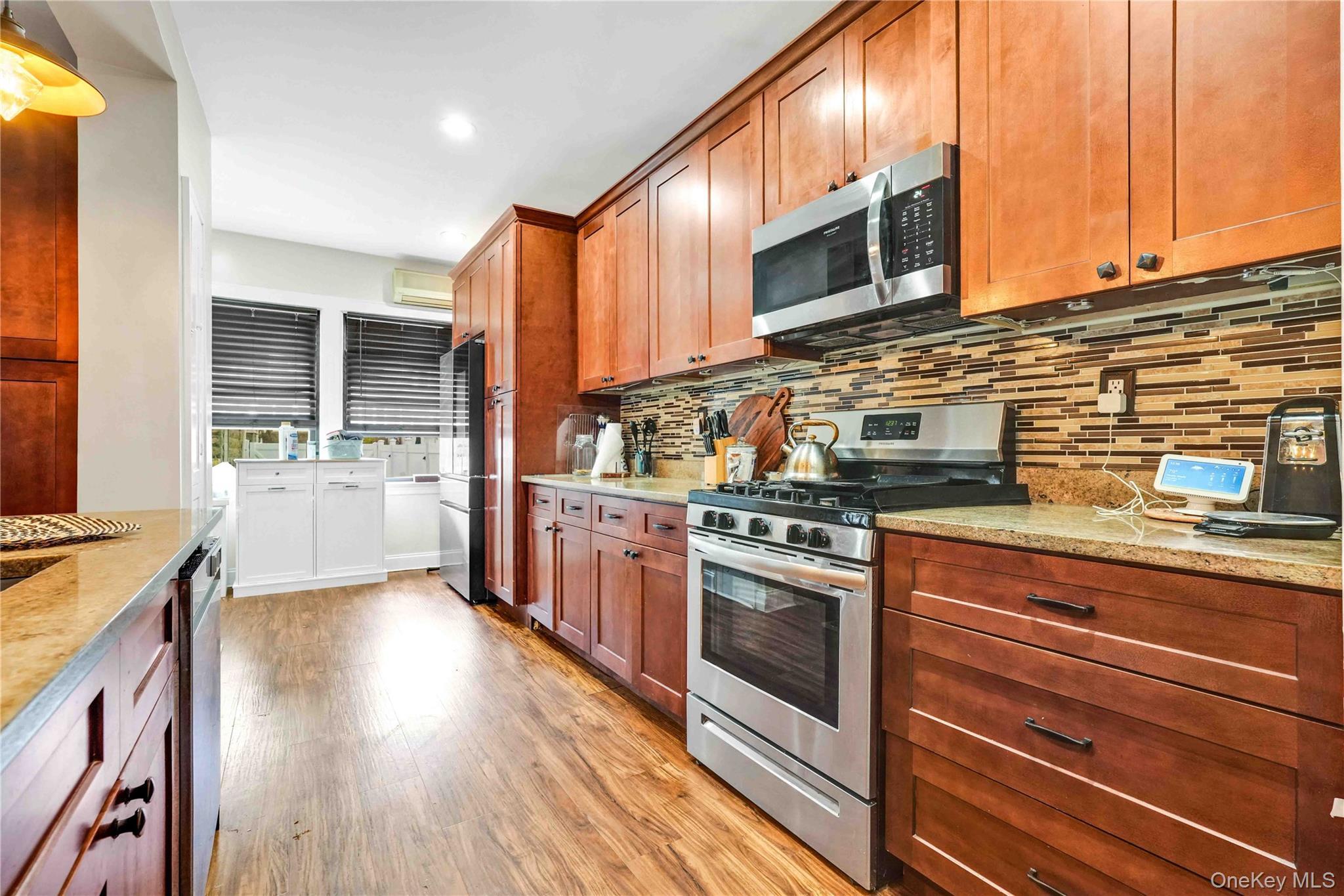 Single Family 224  Queens, NY 11413, MLS-866521-7