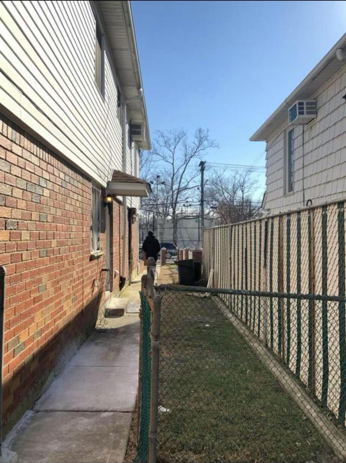 Single Family 17th  Queens, NY 11357, MLS-866569-3