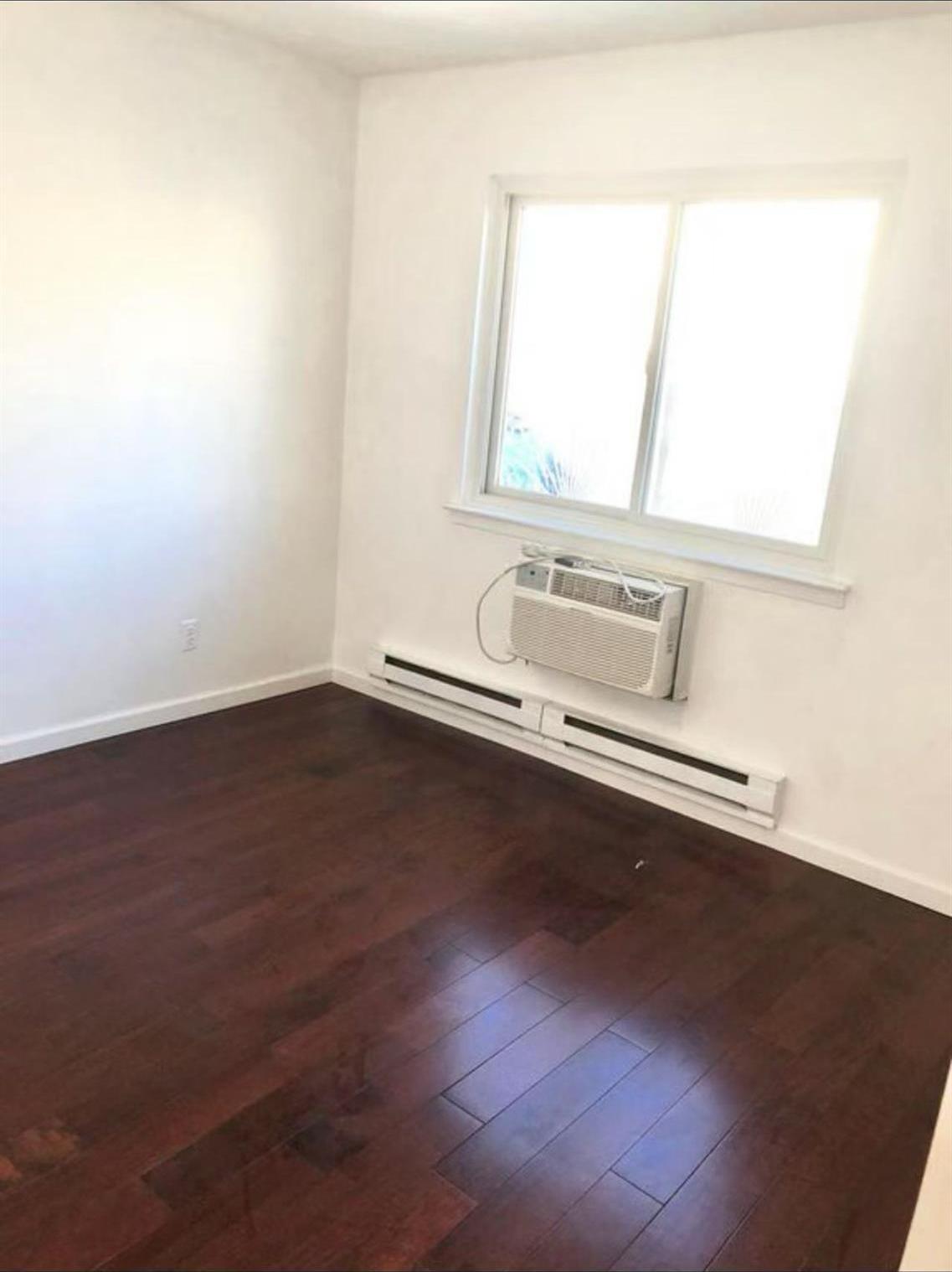 Single Family 17th  Queens, NY 11357, MLS-866569-7
