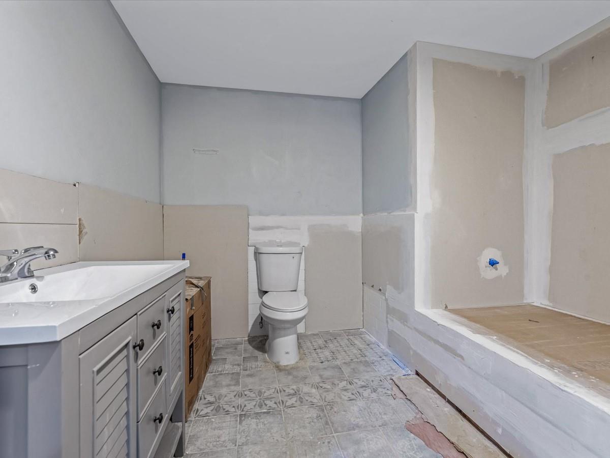 Single Family Linden  Queens, NY 11420, MLS-866577-15
