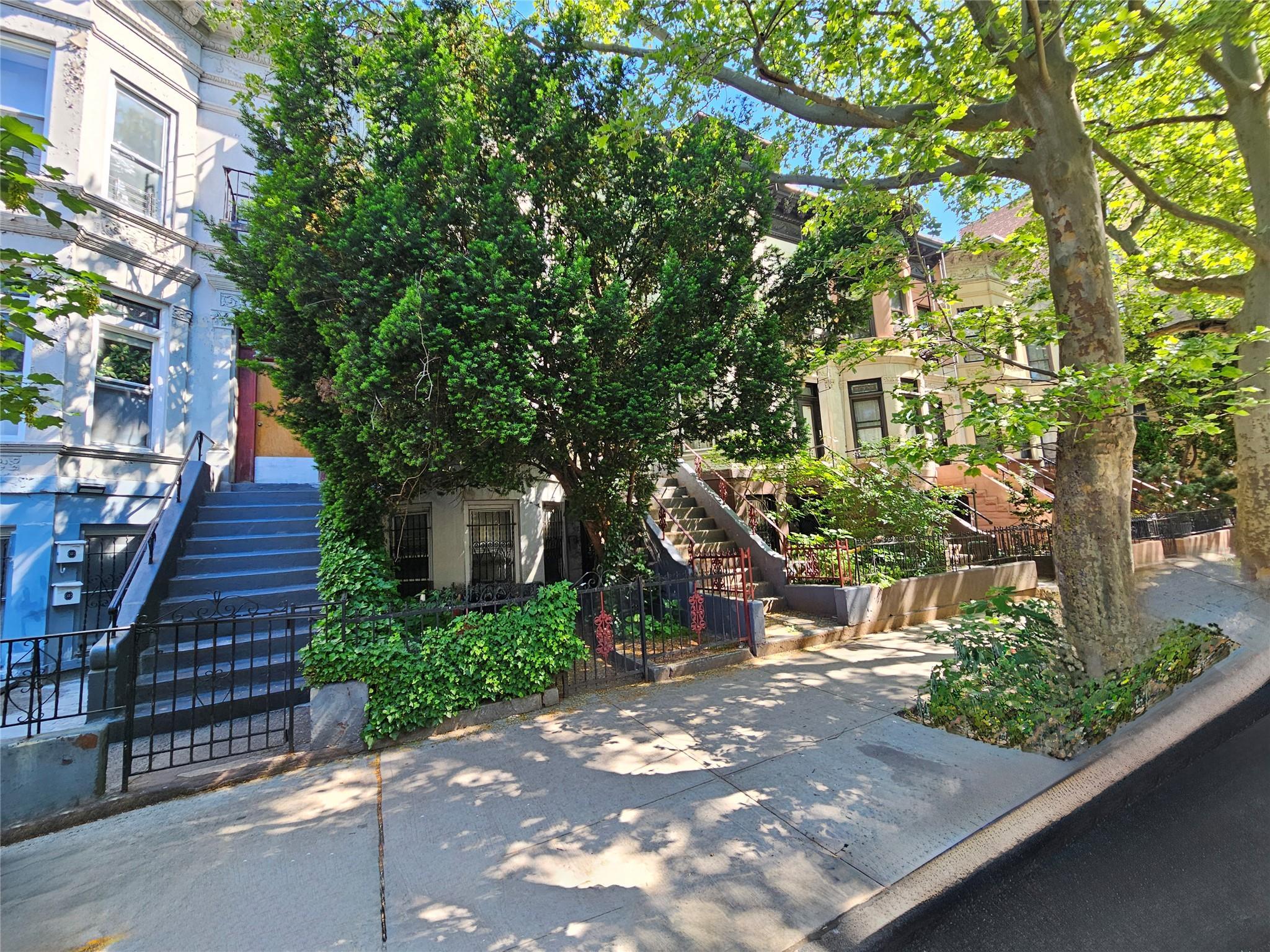 Single Family Hawthorne  Brooklyn, NY 11225, MLS-866585-2