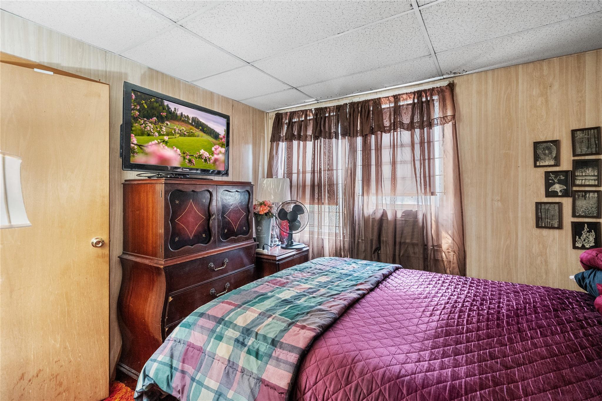 Single Family Linden  Nassau County, NY 11550, MLS-866677-10