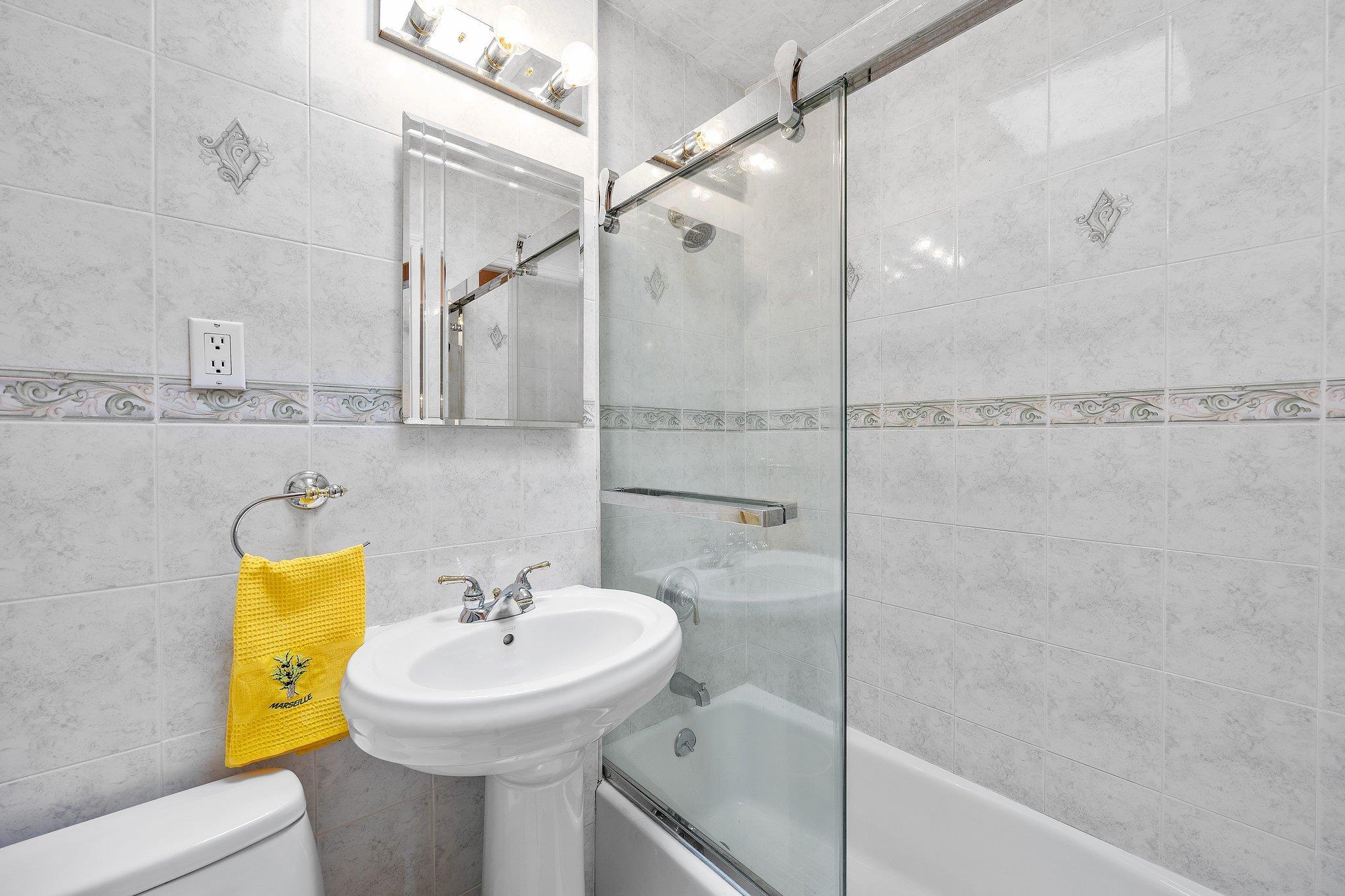Single Family 73rd  Queens, NY 11379, MLS-866685-16