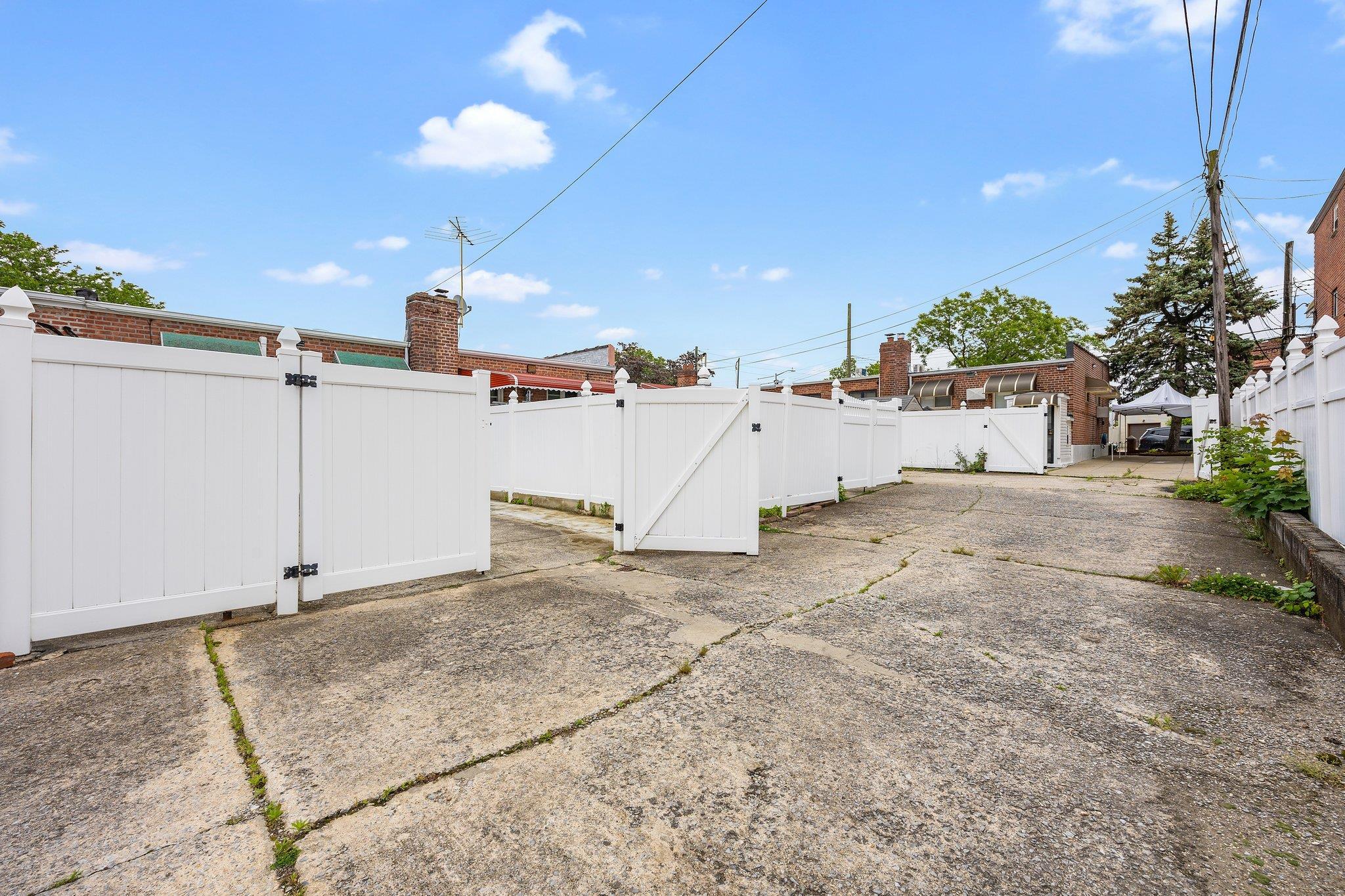 Single Family 73rd  Queens, NY 11379, MLS-866685-24