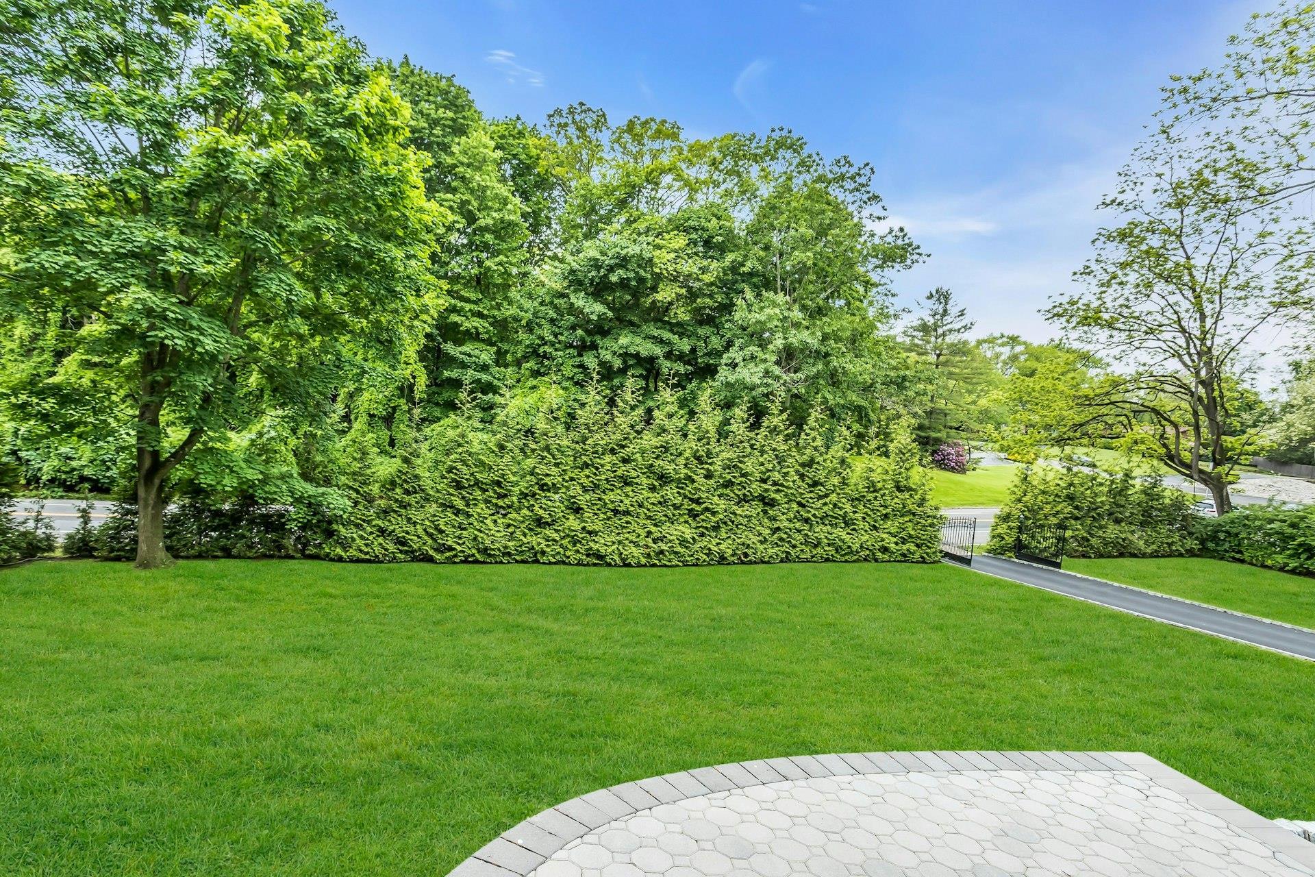 Single Family Bagatelle  Suffolk County, NY 11747, MLS-866701-4