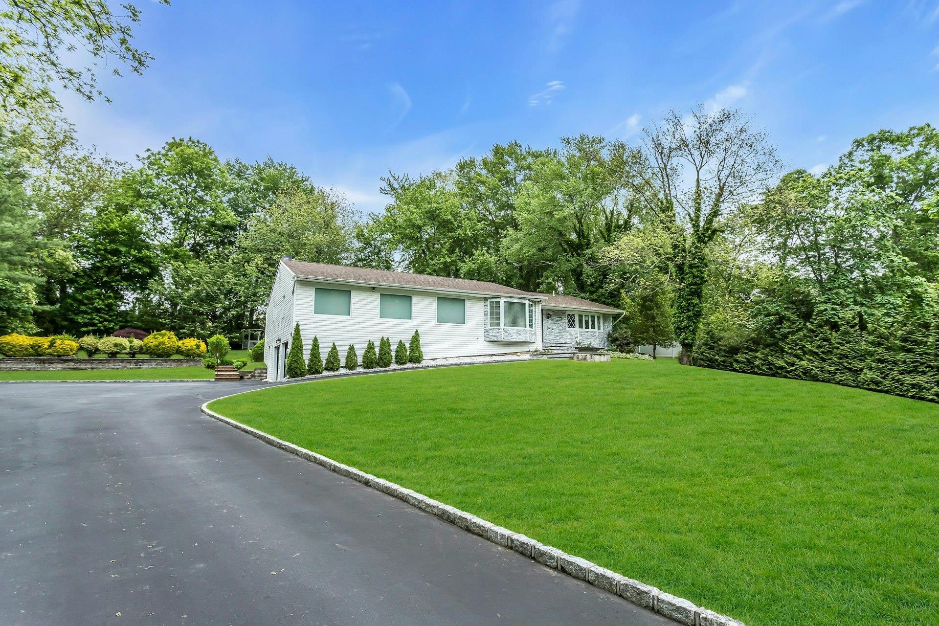 Single Family Bagatelle  Suffolk County, NY 11747, MLS-866701-42