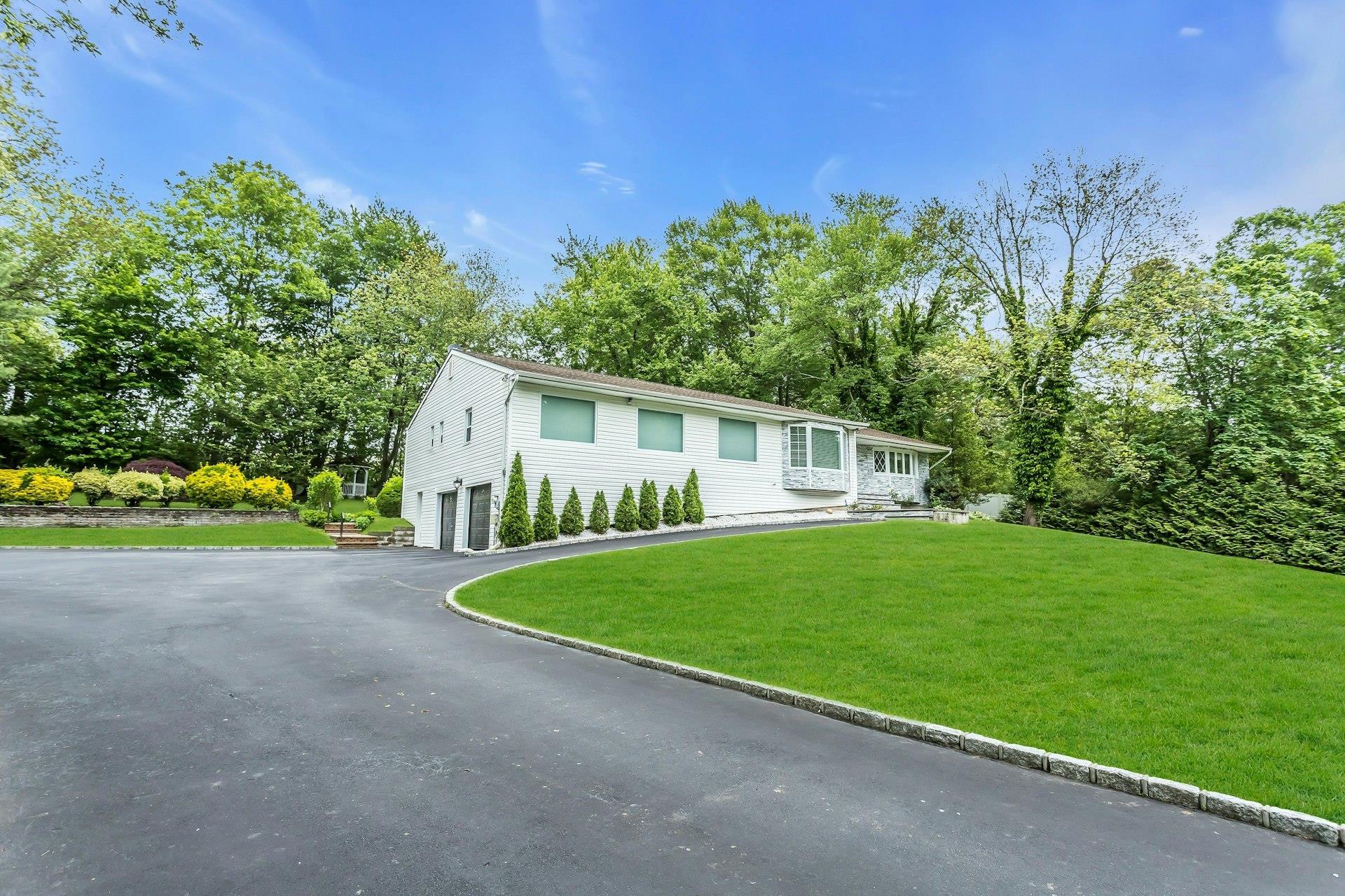 Single Family Bagatelle  Suffolk County, NY 11747, MLS-866701-43