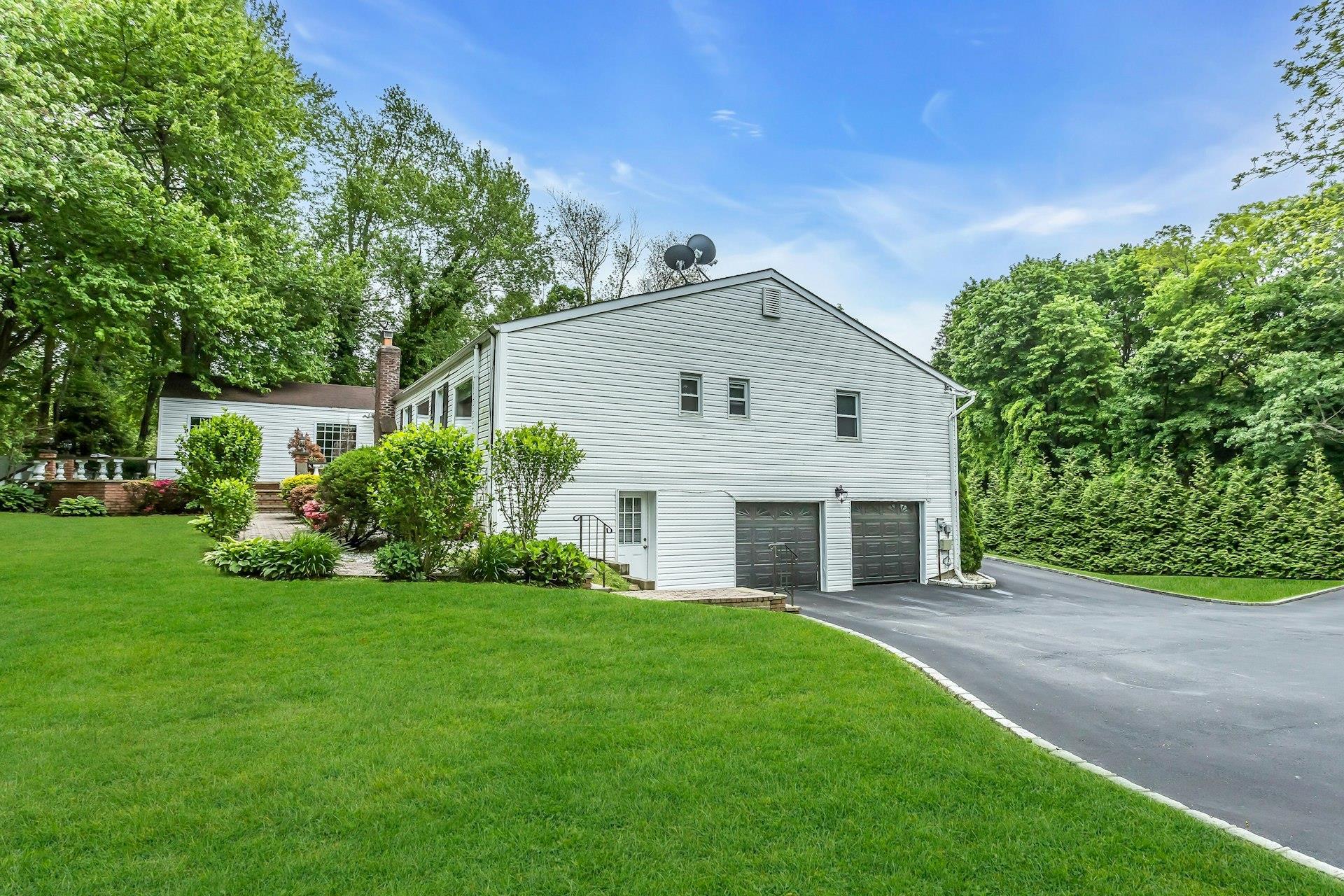 Single Family Bagatelle  Suffolk County, NY 11747, MLS-866701-5