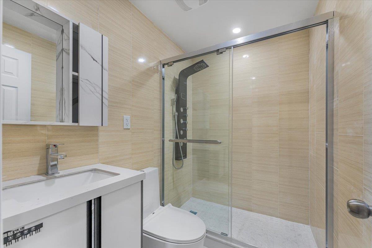 Single Family 230th  Bronx, NY 10466, MLS-866713-11