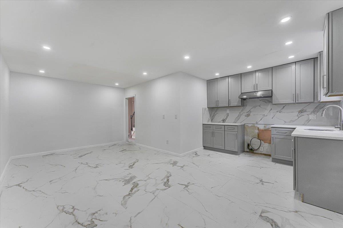 Single Family 230th  Bronx, NY 10466, MLS-866713-13
