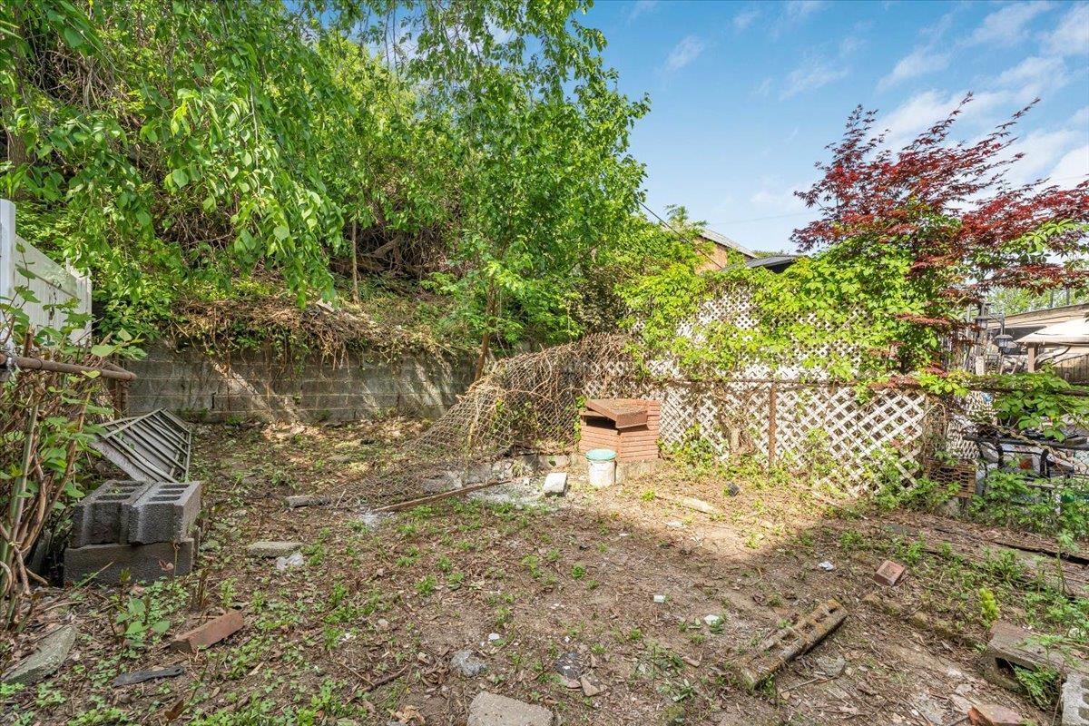Single Family 230th  Bronx, NY 10466, MLS-866713-16