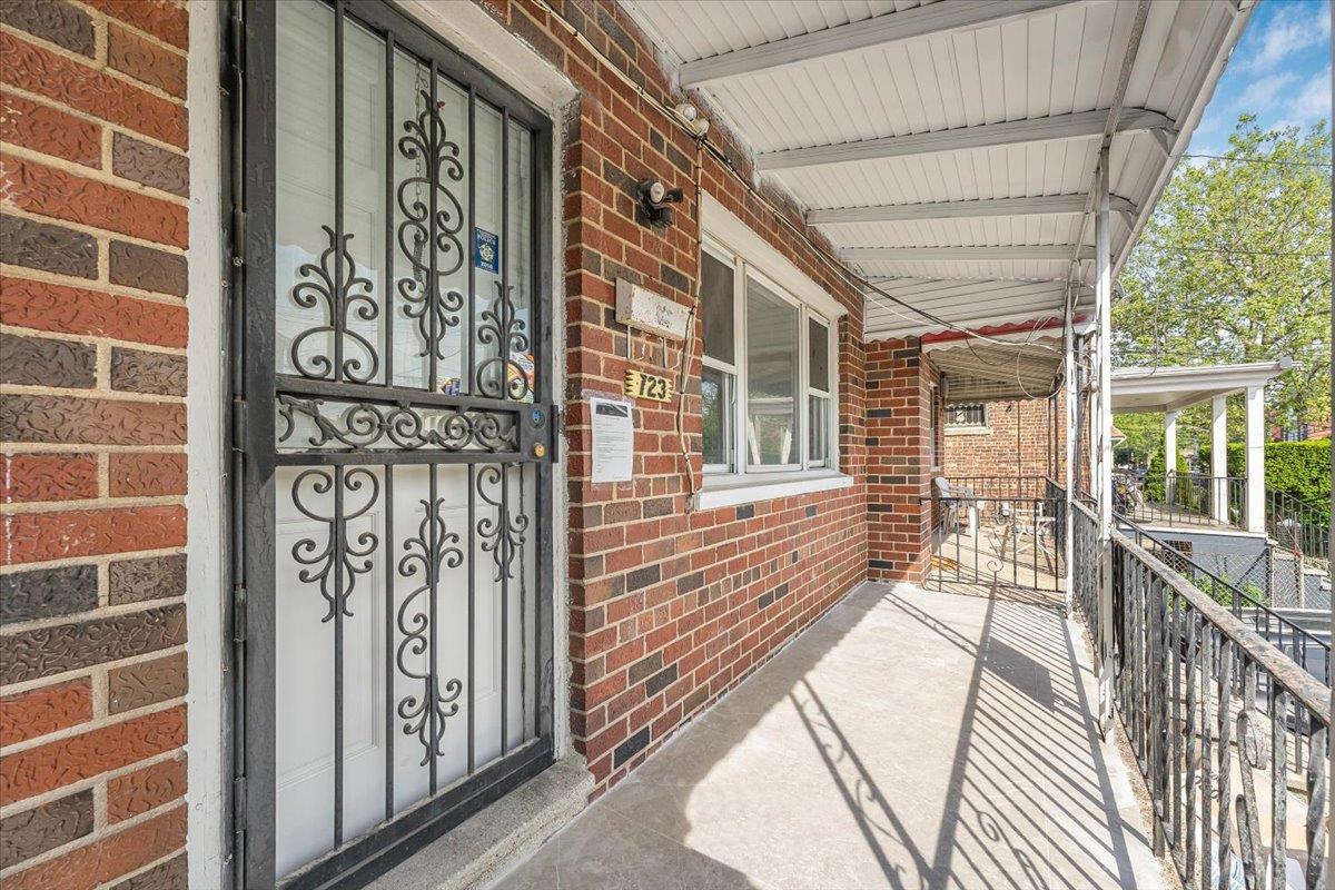 Single Family 230th  Bronx, NY 10466, MLS-866713-3