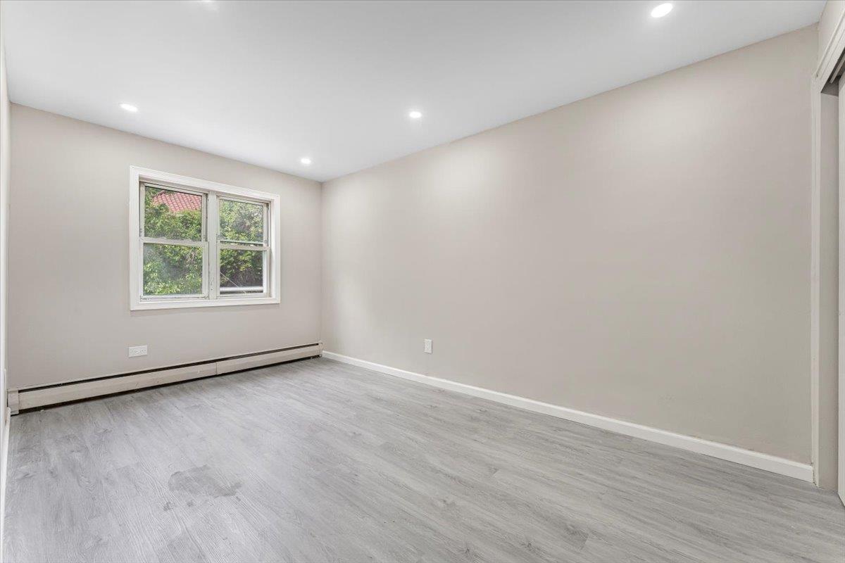 Single Family 230th  Bronx, NY 10466, MLS-866713-4