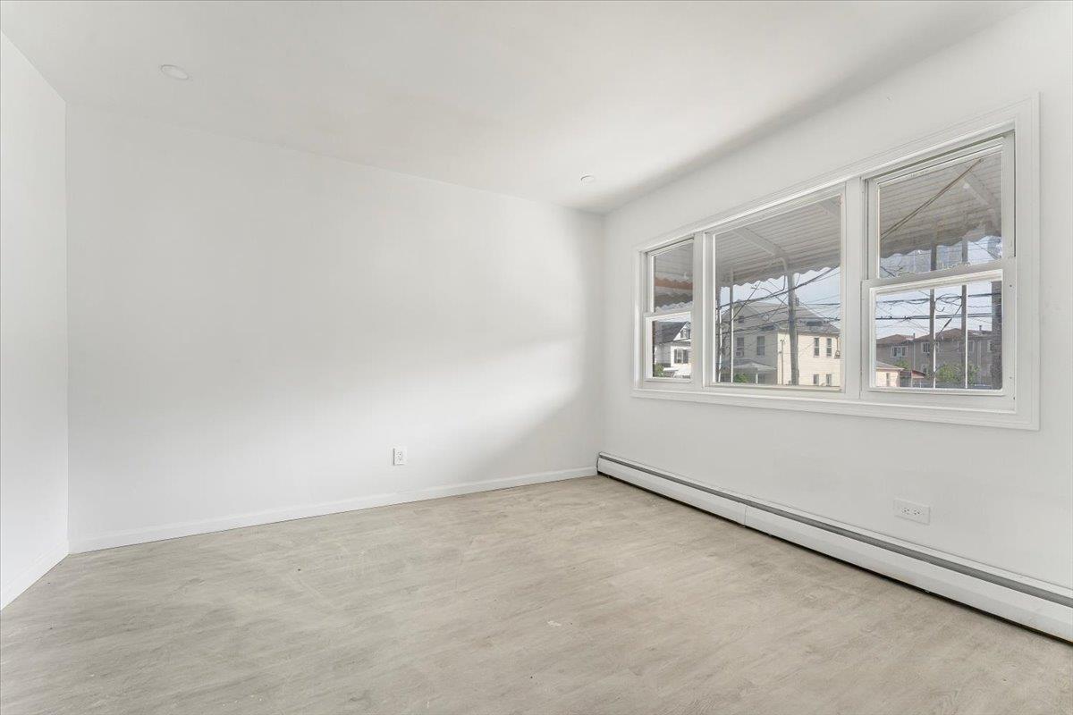 Single Family 230th  Bronx, NY 10466, MLS-866713-9
