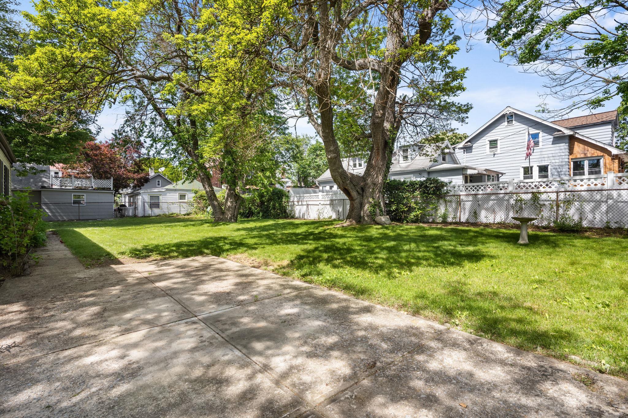 Single Family Bay  Bronx, NY 10464, MLS-866716-24
