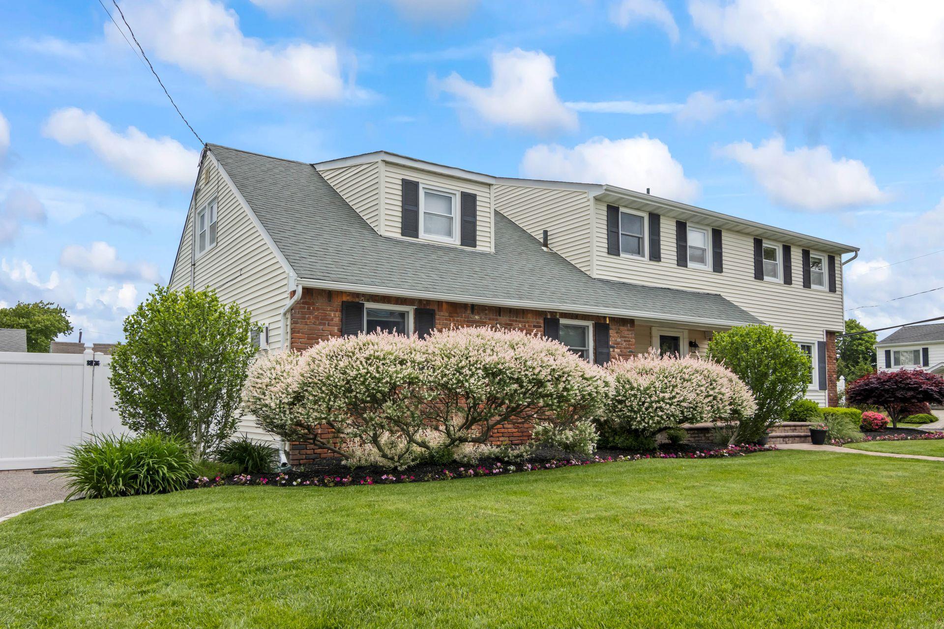 Single Family West Shore  Suffolk County, NY 11706, MLS-866734-3