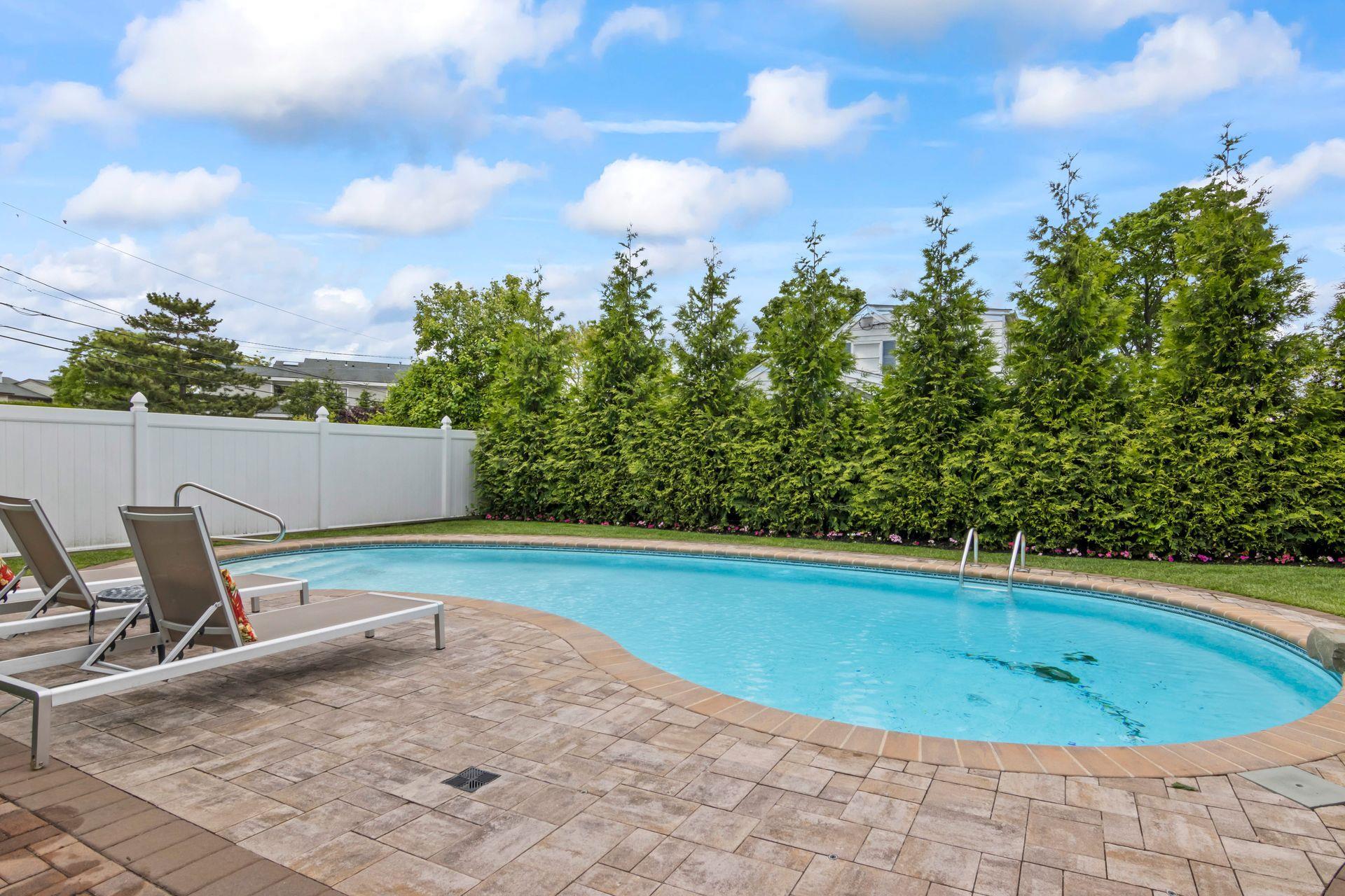 Single Family West Shore  Suffolk County, NY 11706, MLS-866734-40