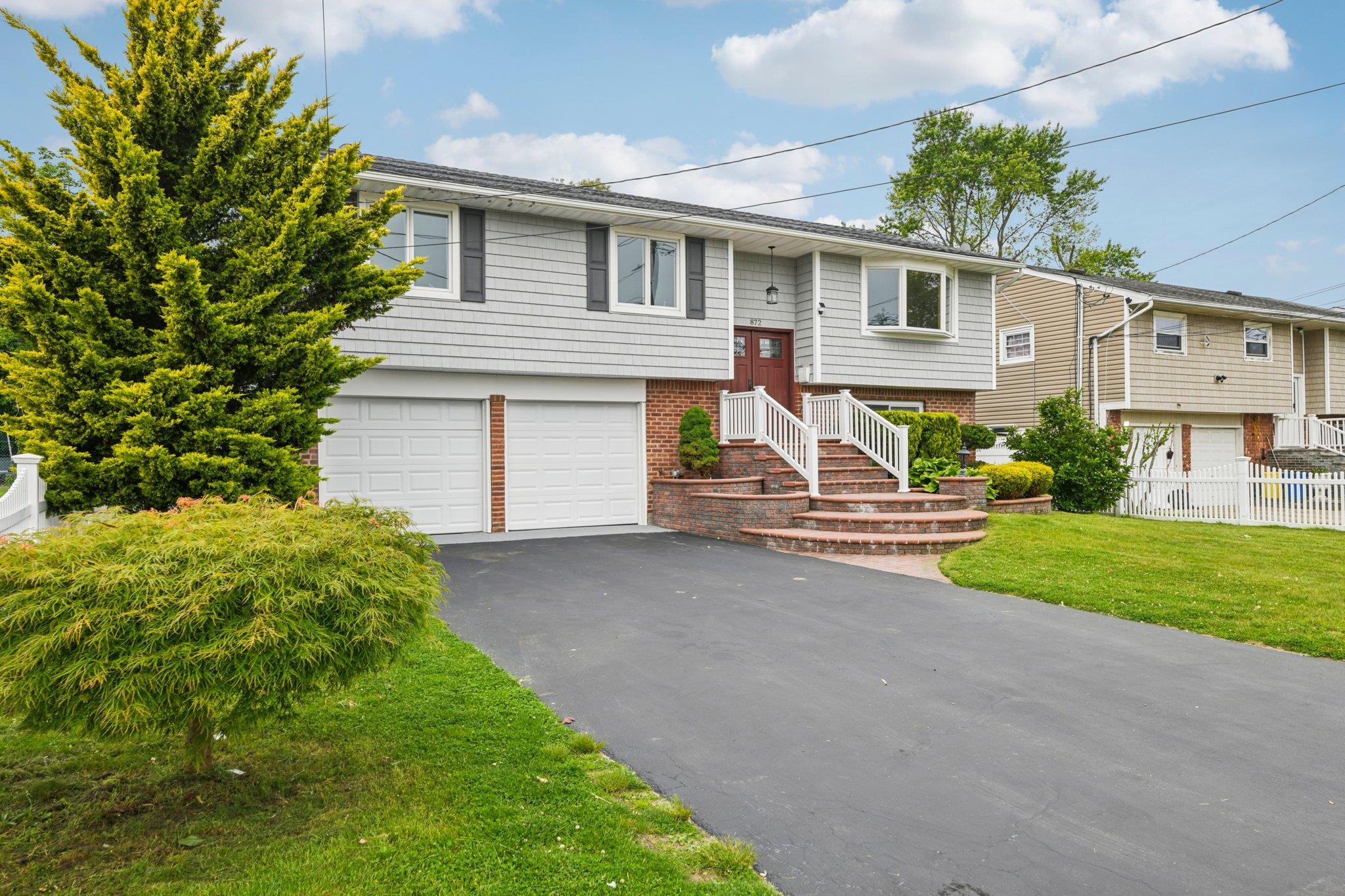 Single Family Main  Nassau County, NY 11735, MLS-866737-3