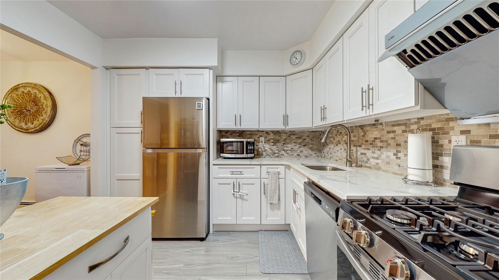 Single Family 61st  Queens, NY 11377, MLS-866748-8