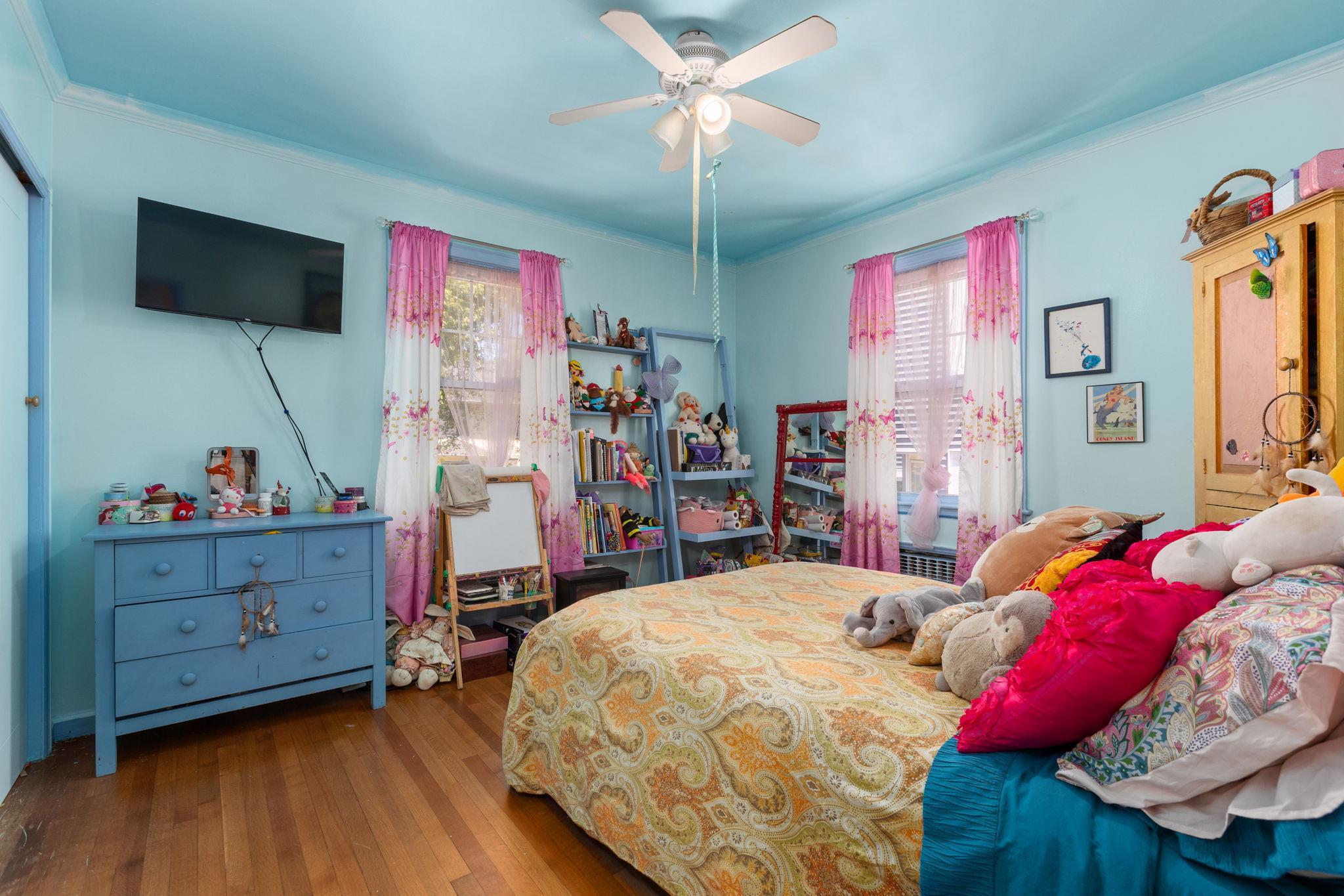 Single Family Centre  Bronx, NY 10464, MLS-866779-10