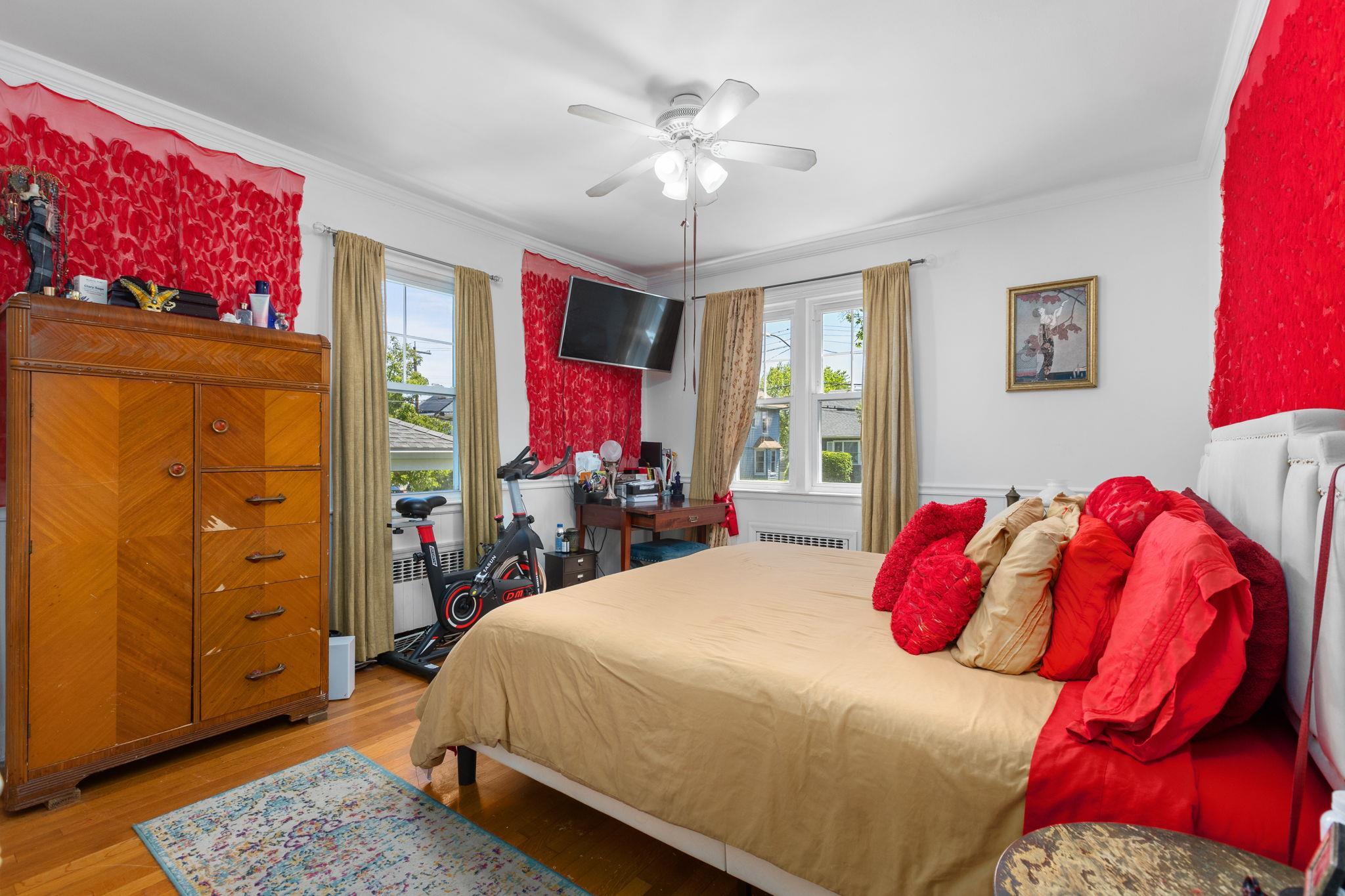 Single Family Centre  Bronx, NY 10464, MLS-866779-9