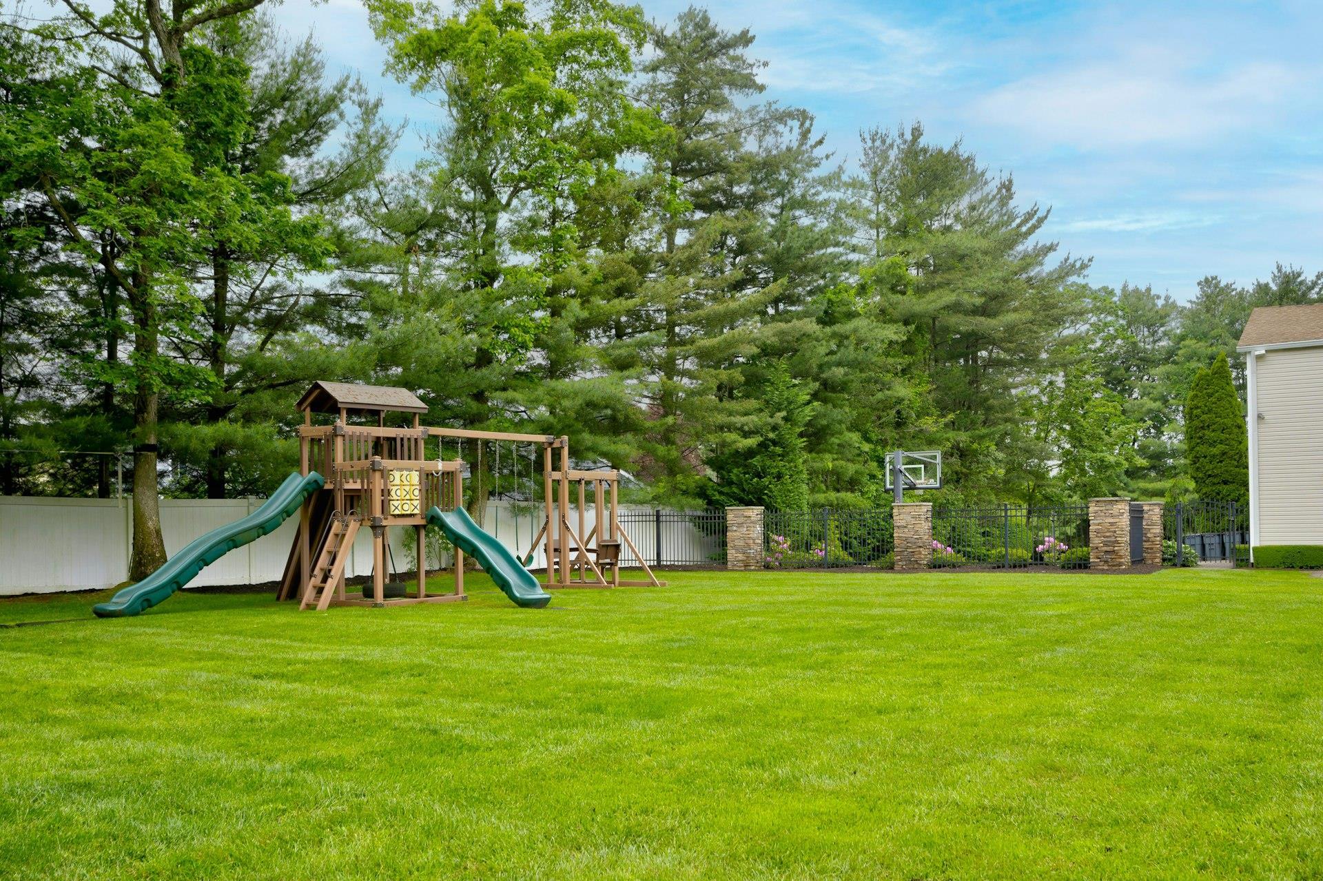 Single Family Maize  Suffolk County, NY 11747, MLS-866796-33