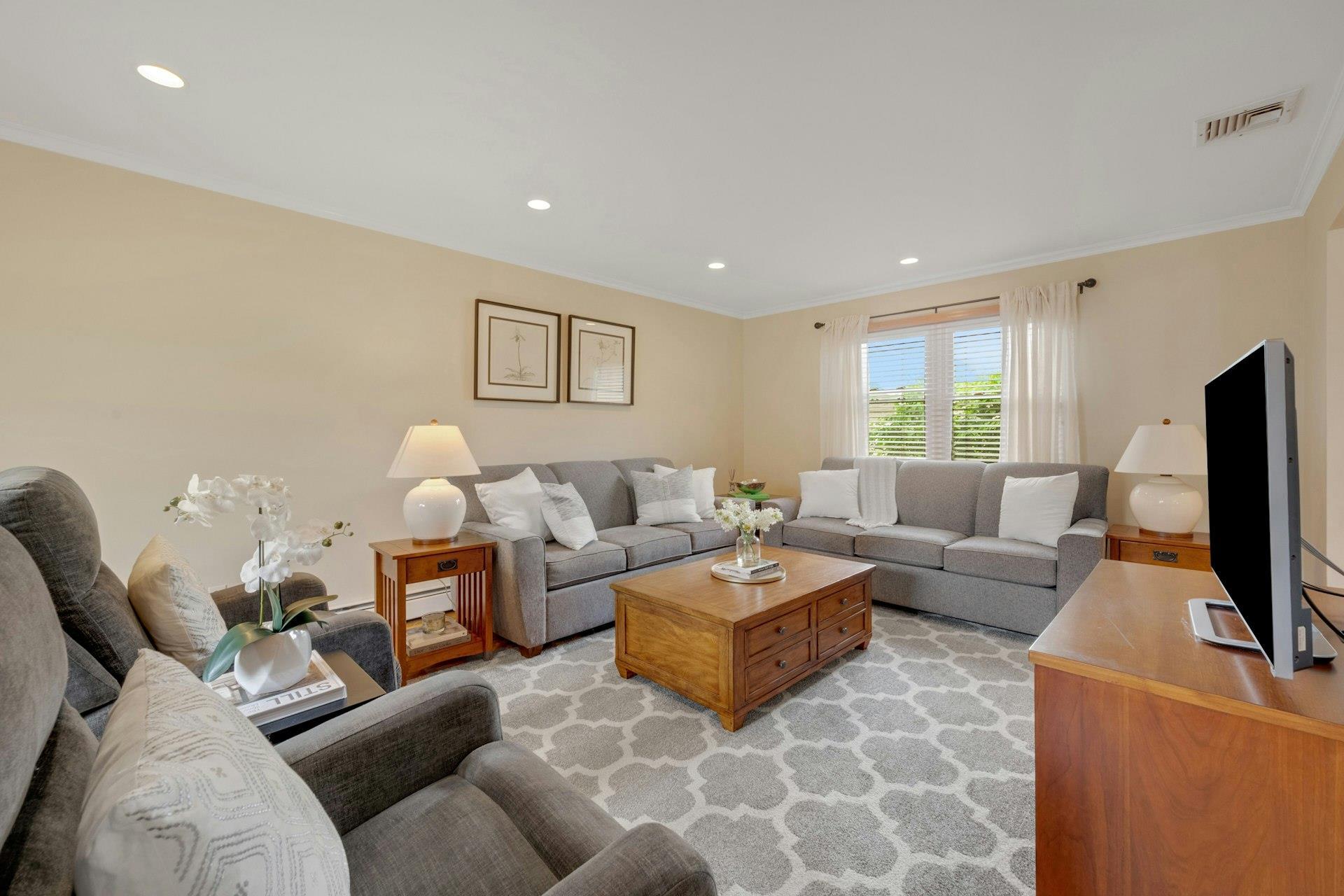 Single Family Brothers  Westchester County, NY 10709, MLS-866804-11