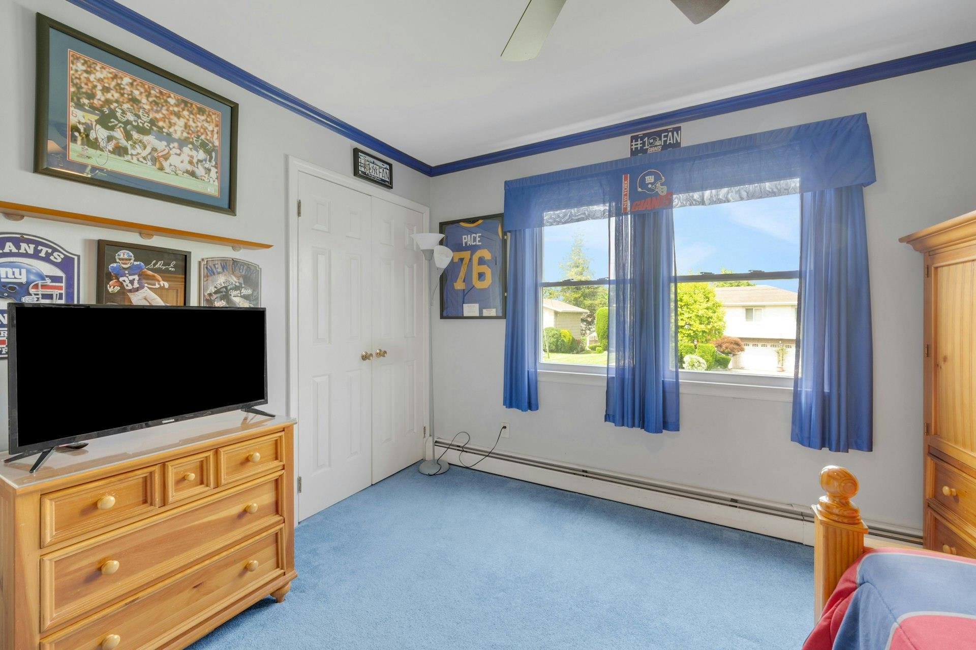Single Family Brothers  Westchester County, NY 10709, MLS-866804-21