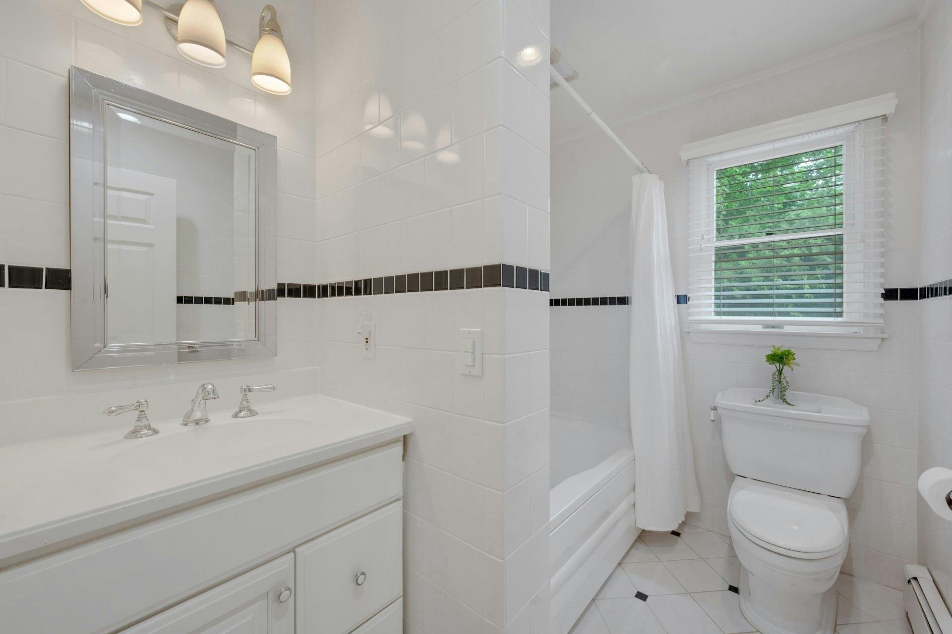 Single Family Brothers  Westchester County, NY 10709, MLS-866804-22