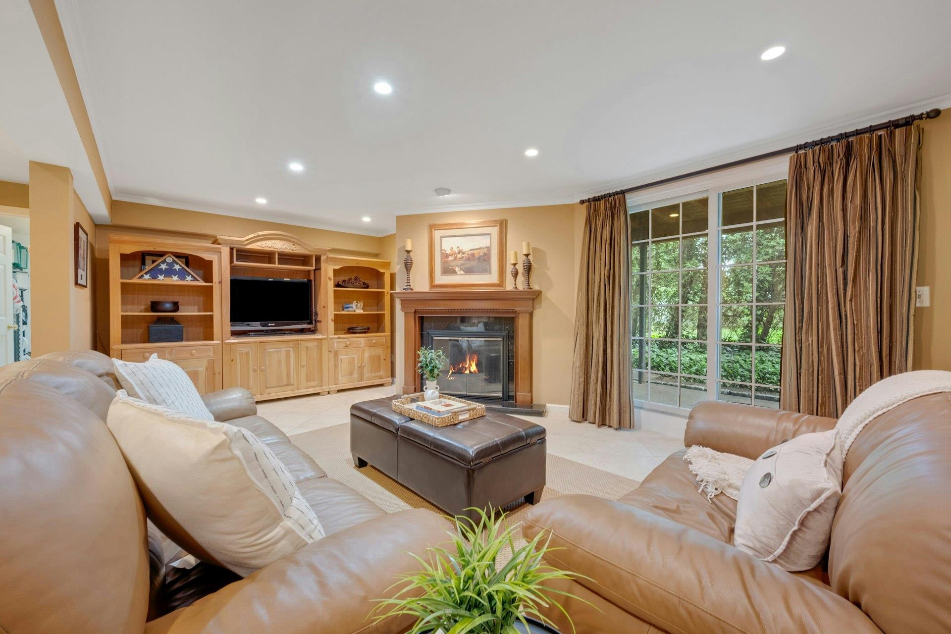 Single Family Brothers  Westchester County, NY 10709, MLS-866804-24