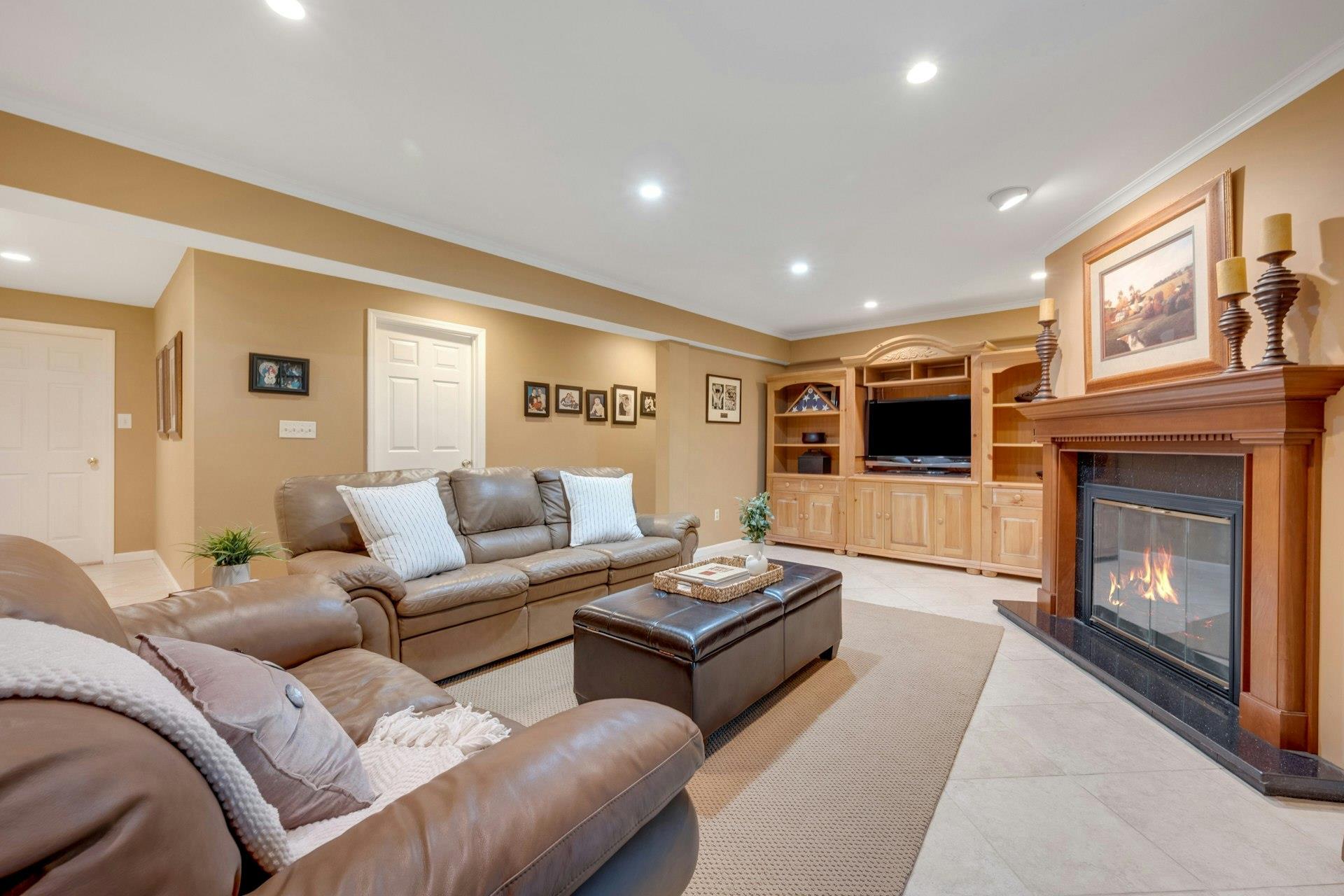 Single Family Brothers  Westchester County, NY 10709, MLS-866804-25
