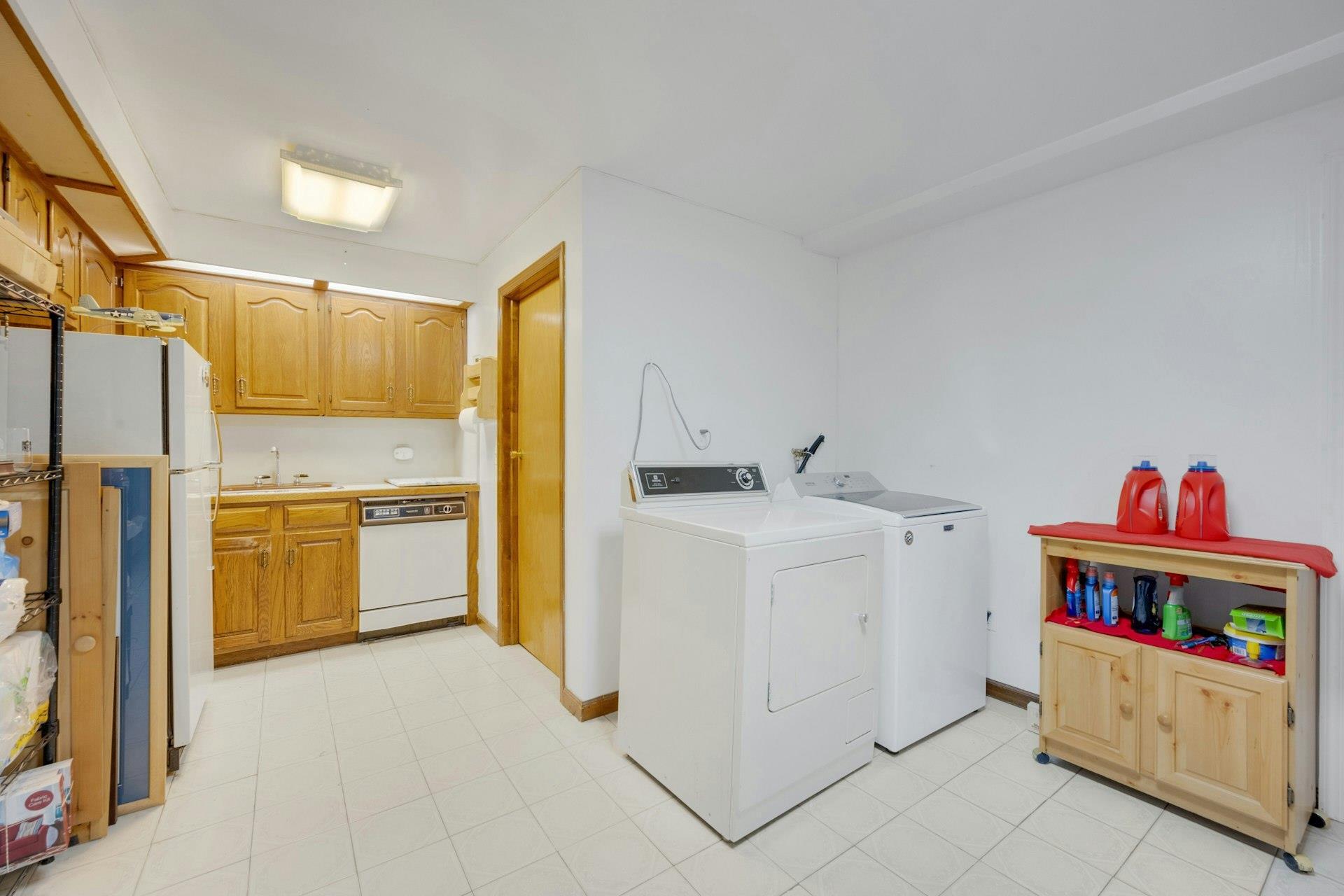 Single Family Brothers  Westchester County, NY 10709, MLS-866804-29