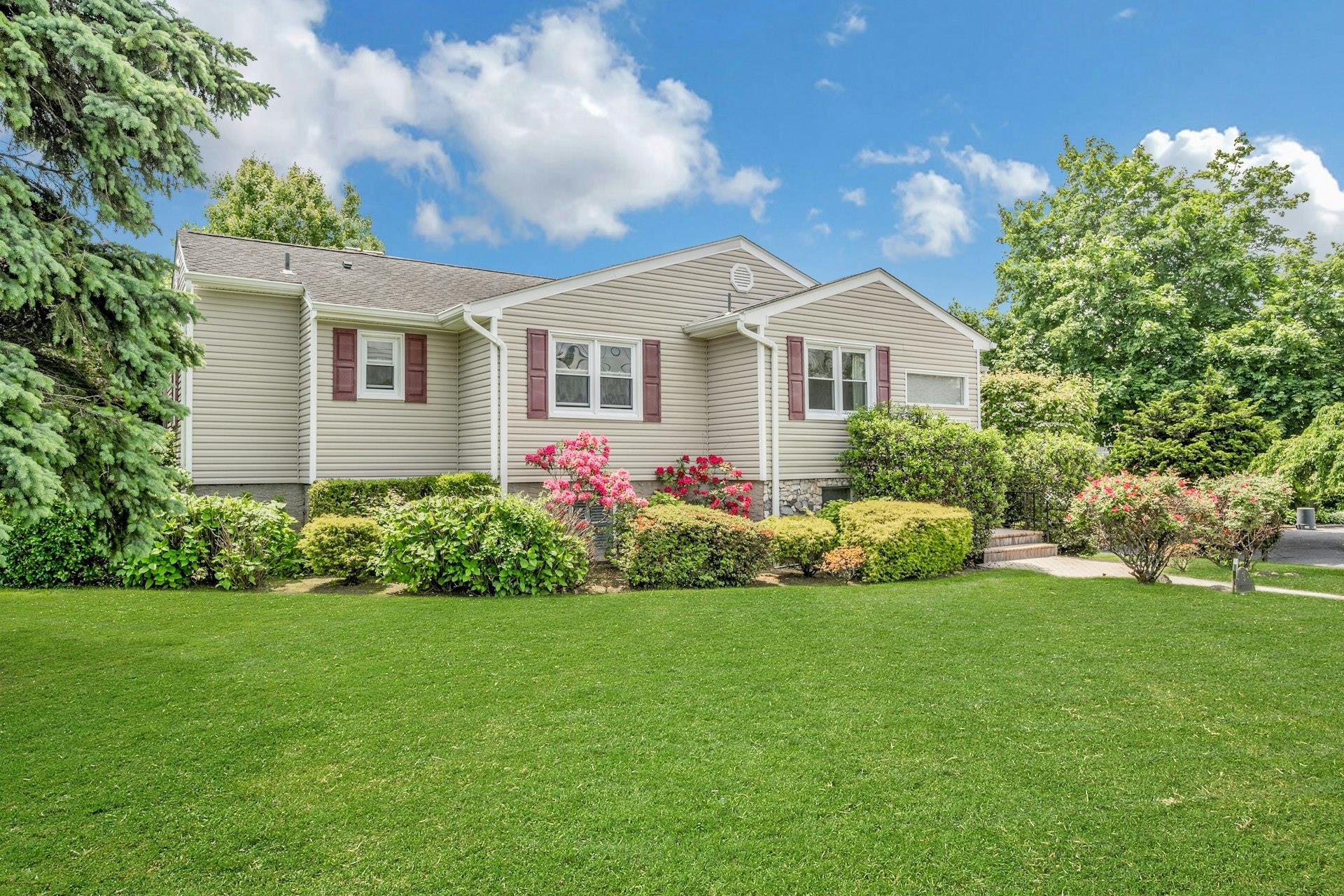 Single Family Brothers  Westchester County, NY 10709, MLS-866804-3