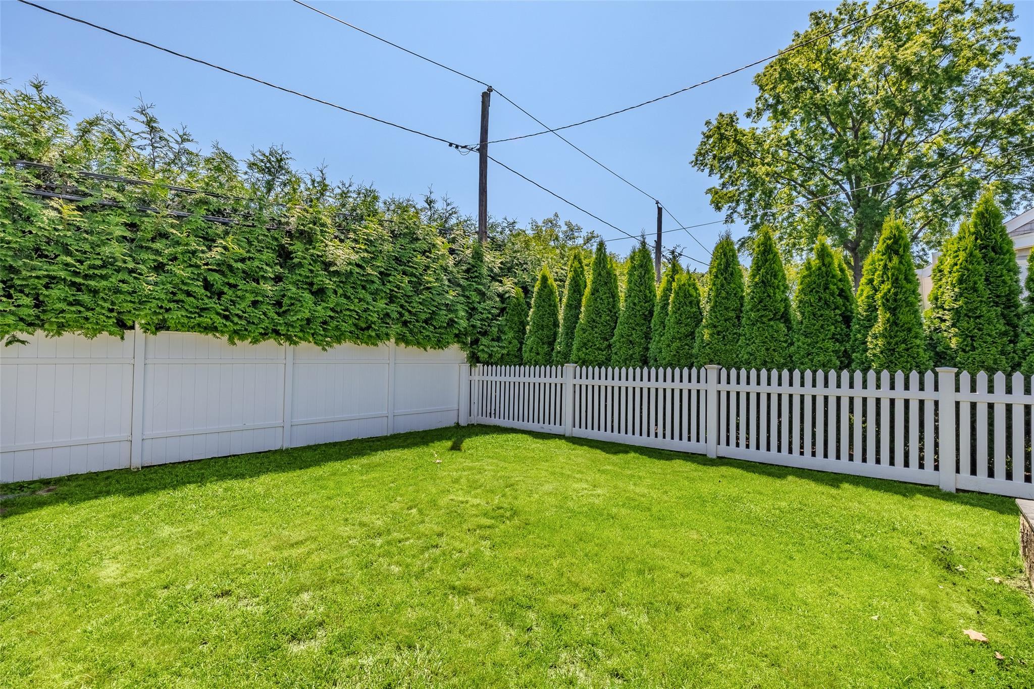 Single Family Spruce  Nassau County, NY 11530, MLS-866806-29