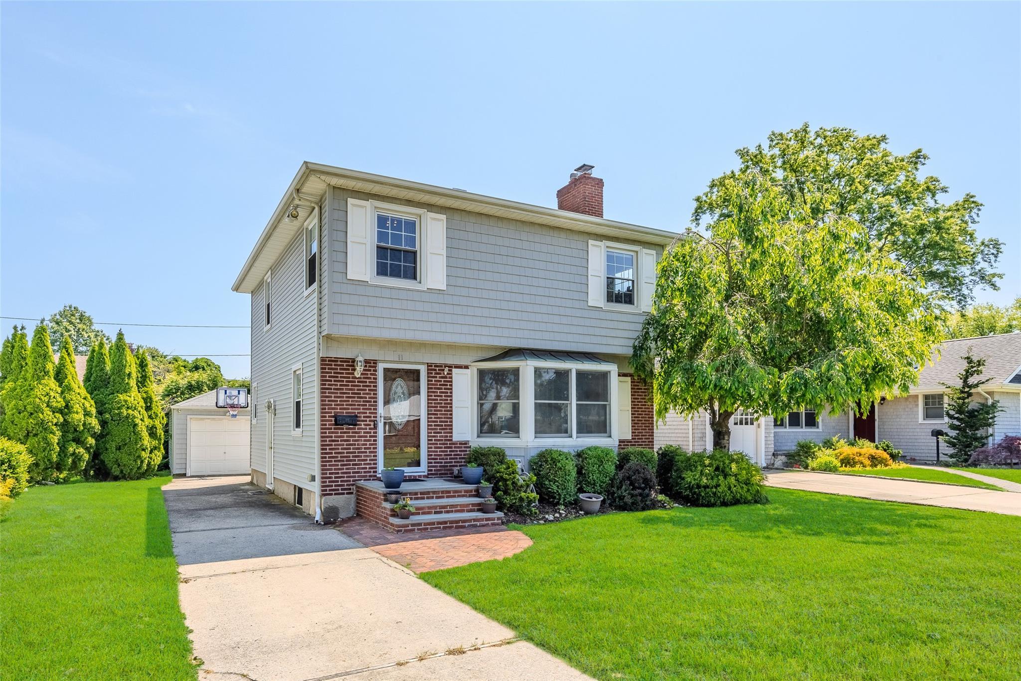 Single Family Spruce  Nassau County, NY 11530, MLS-866806-3
