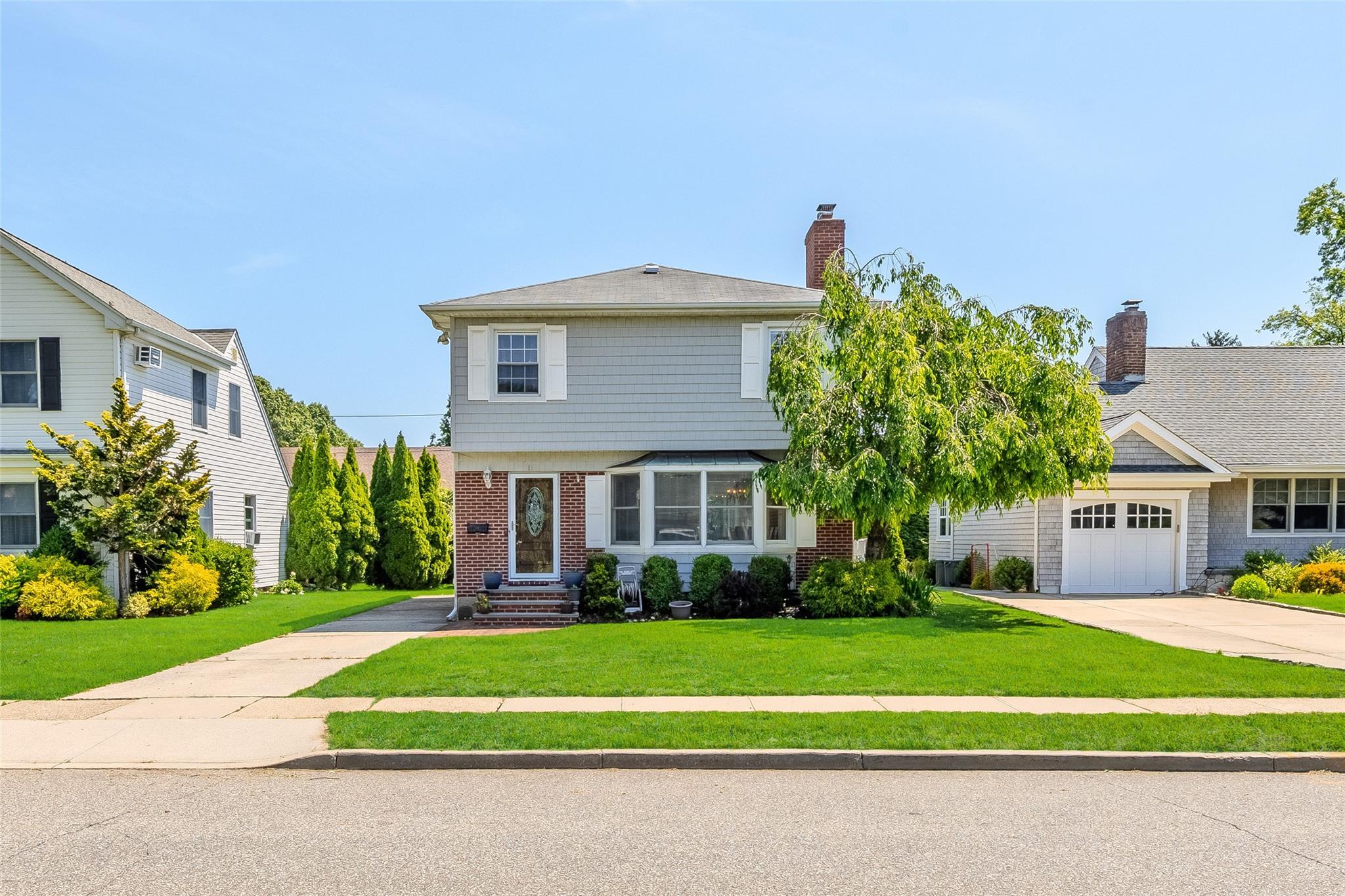 Single Family Spruce  Nassau County, NY 11530, MLS-866806-4
