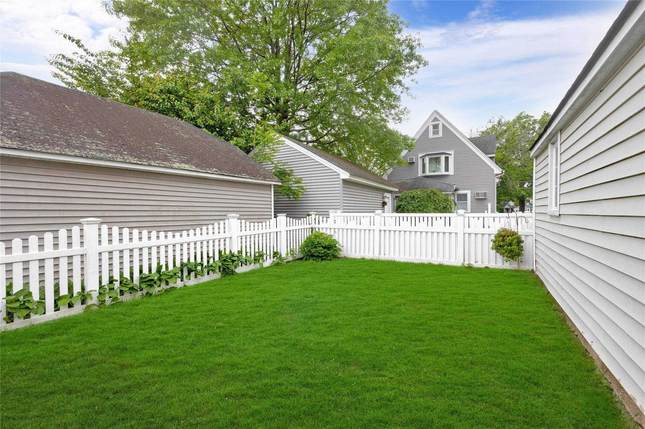 Single Family Geranium  Nassau County, NY 11001, MLS-866827-6