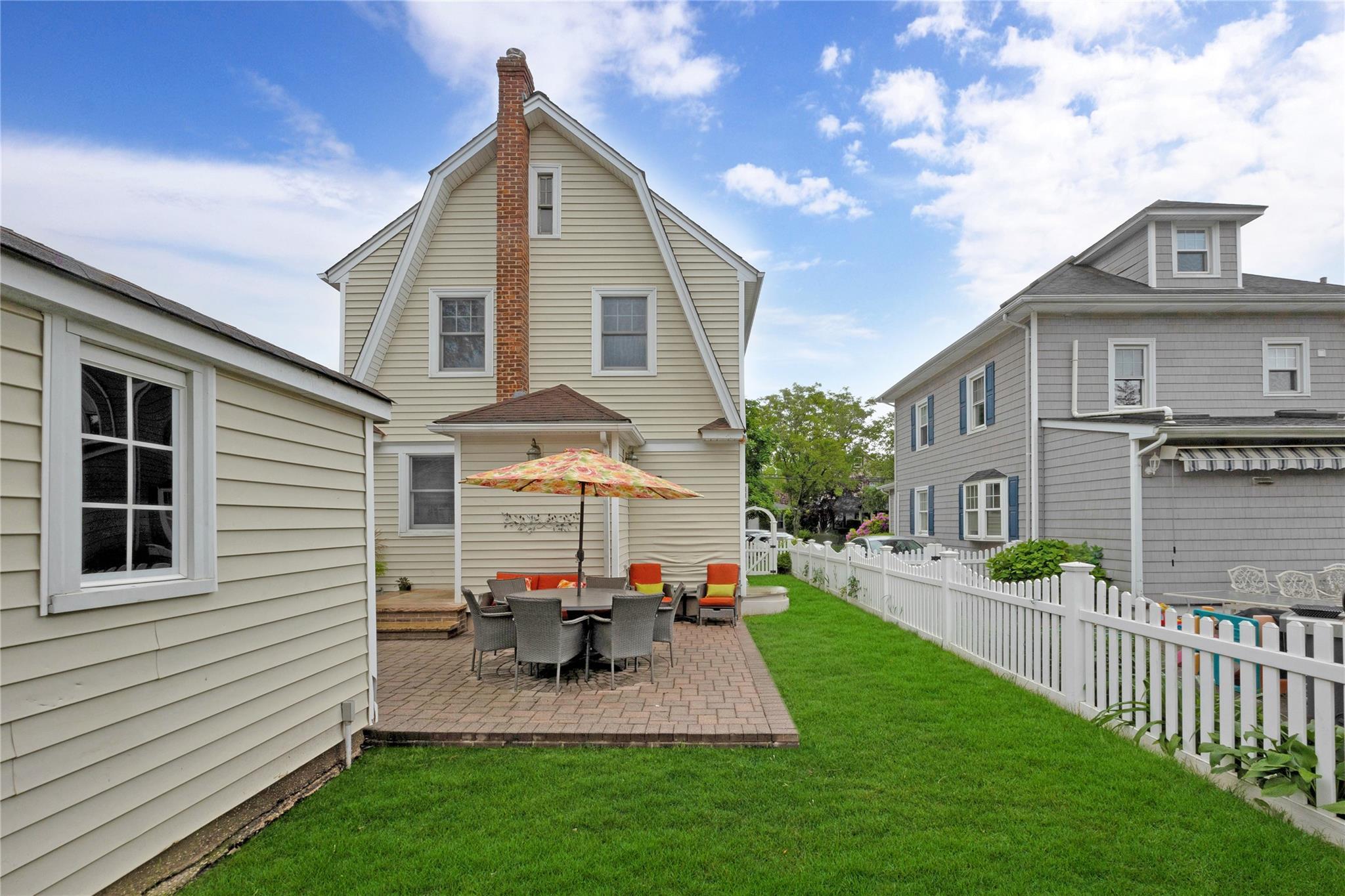 Single Family Geranium  Nassau County, NY 11001, MLS-866827-8