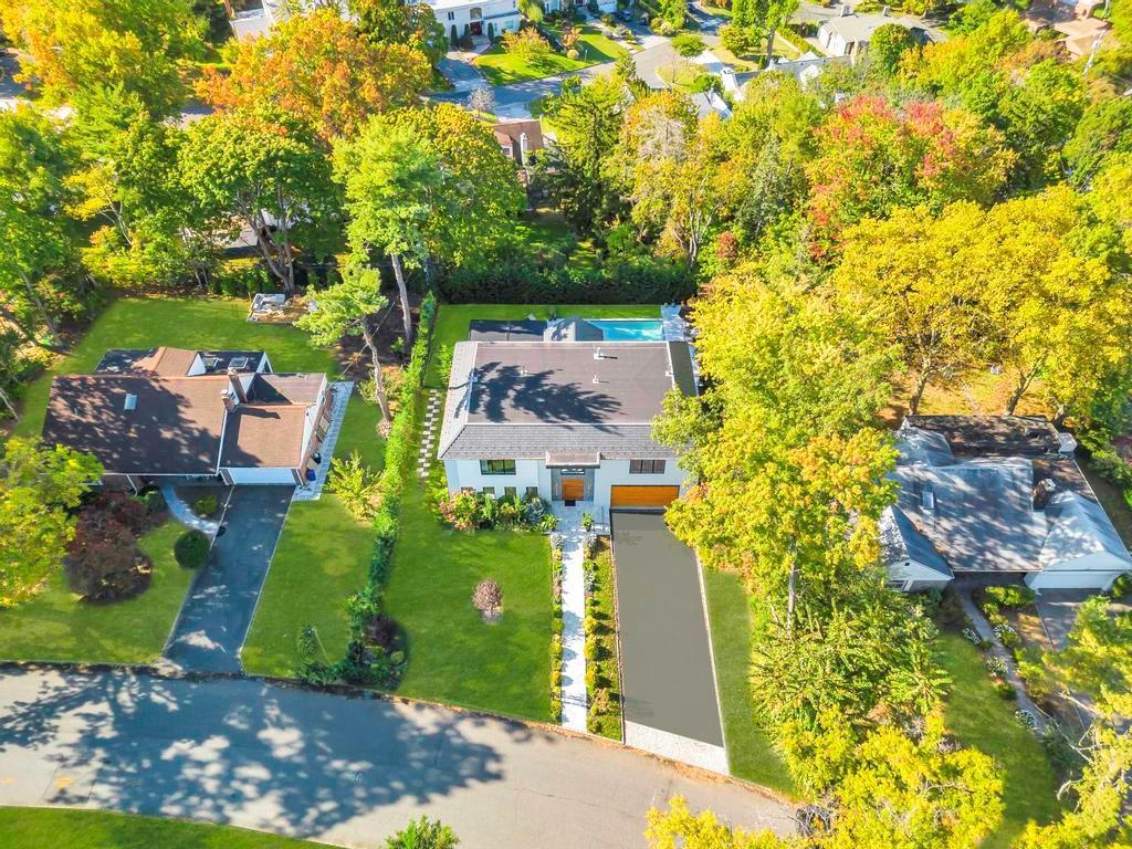 Single Family Gristmill  Nassau County, NY 11023, MLS-866828-36
