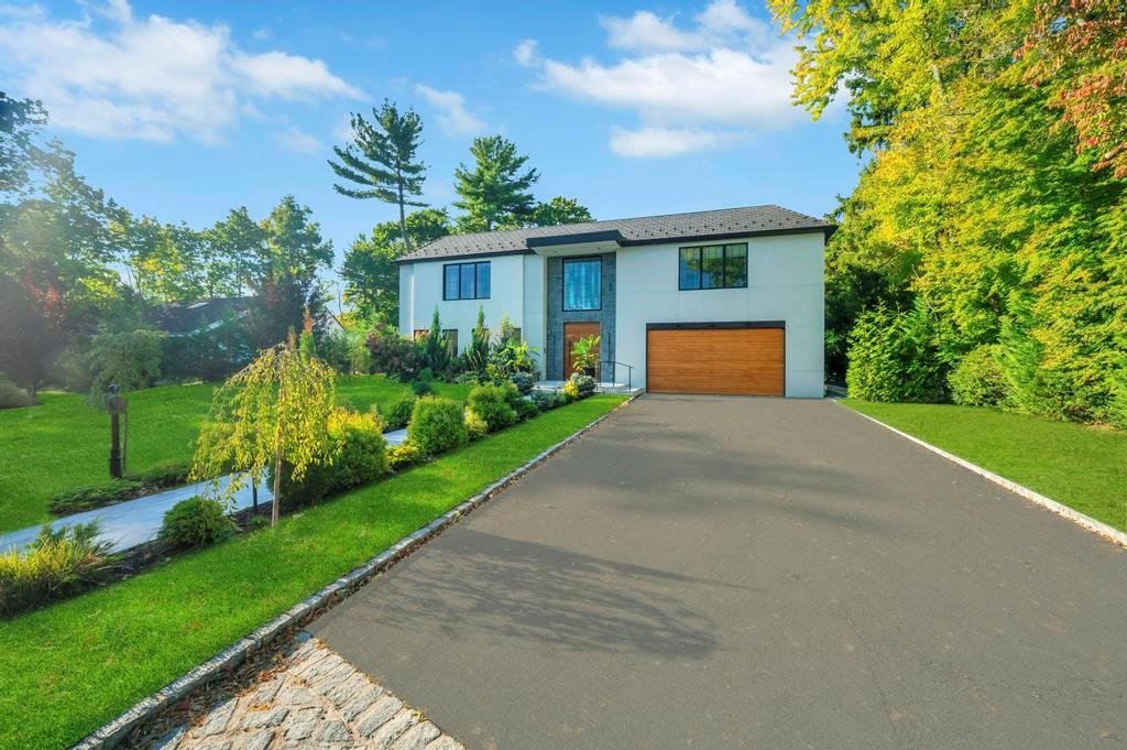 Single Family Gristmill  Nassau County, NY 11023, MLS-866828-38