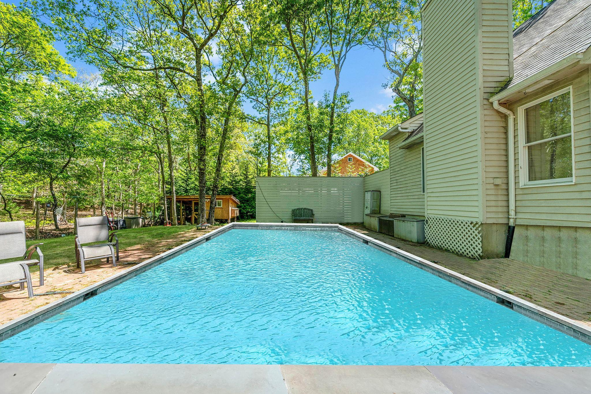 Single Family Huntting  Suffolk County, NY 11937, MLS-866857-11