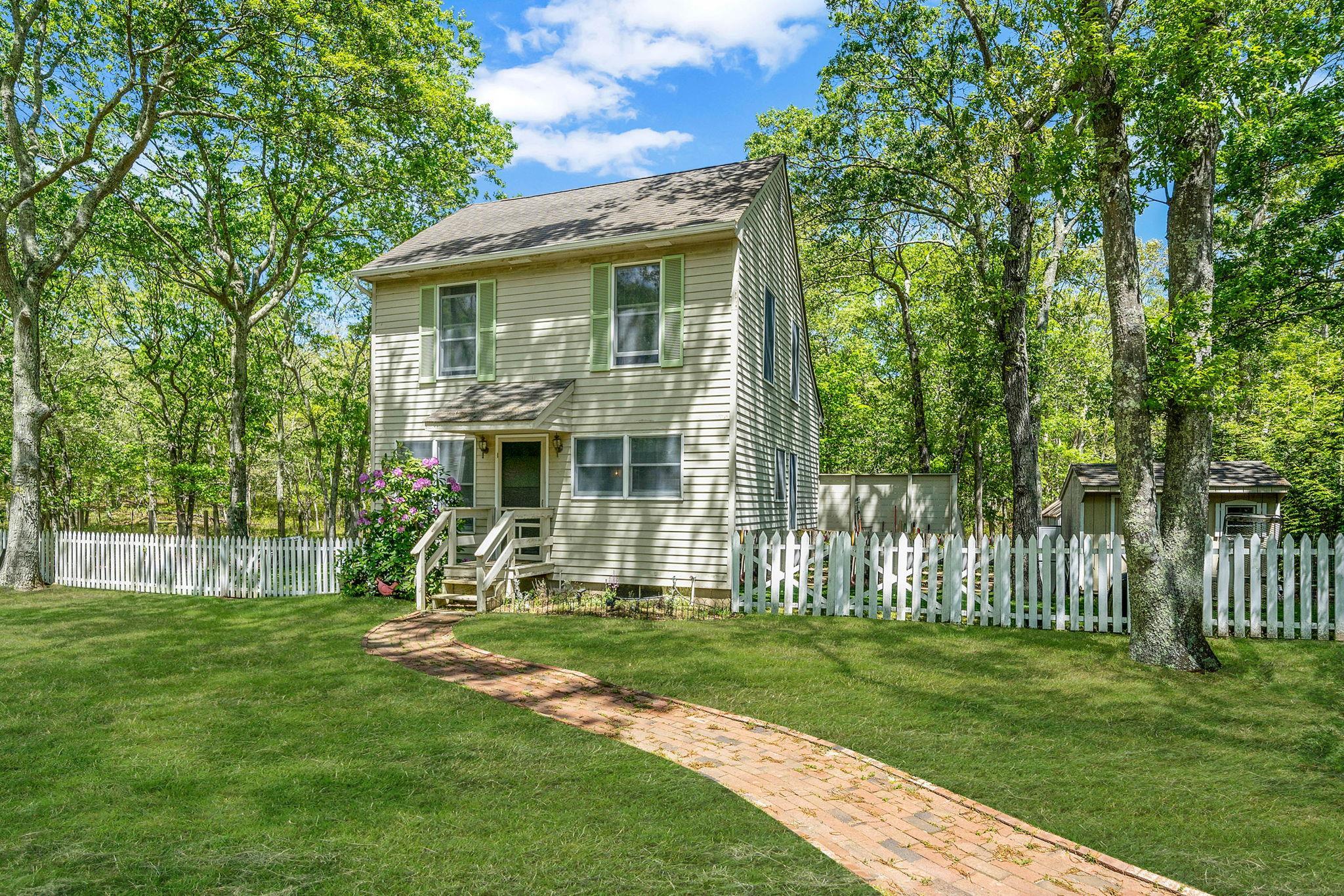 Single Family Huntting  Suffolk County, NY 11937, MLS-866857-2