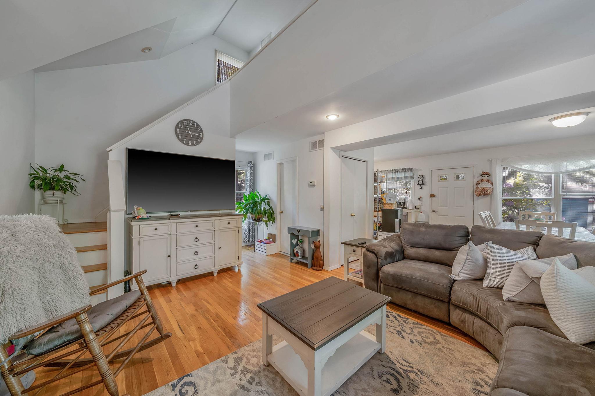 Single Family Huntting  Suffolk County, NY 11937, MLS-866857-5