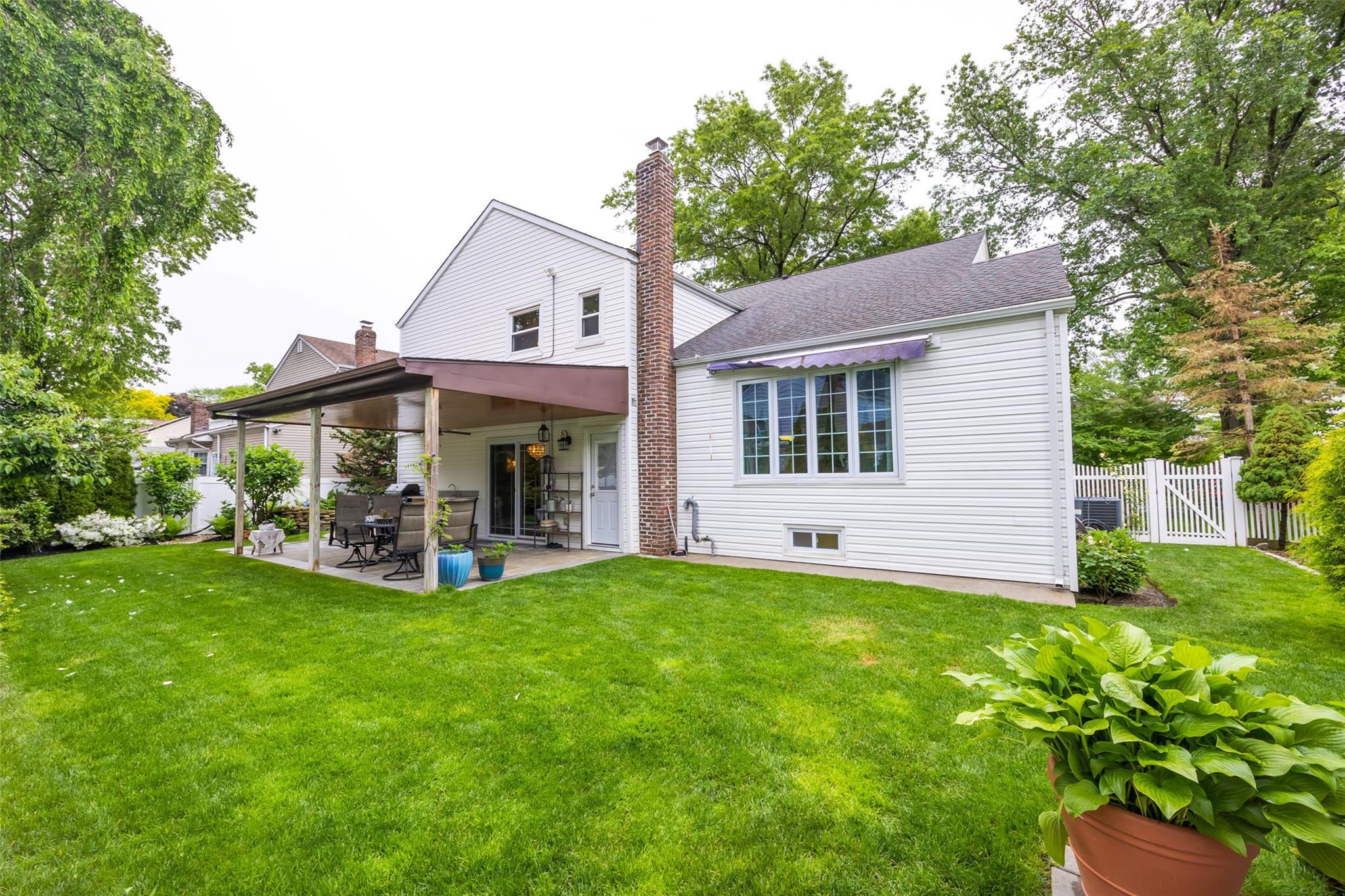 Single Family Marietta  Nassau County, NY 11590, MLS-866867-6