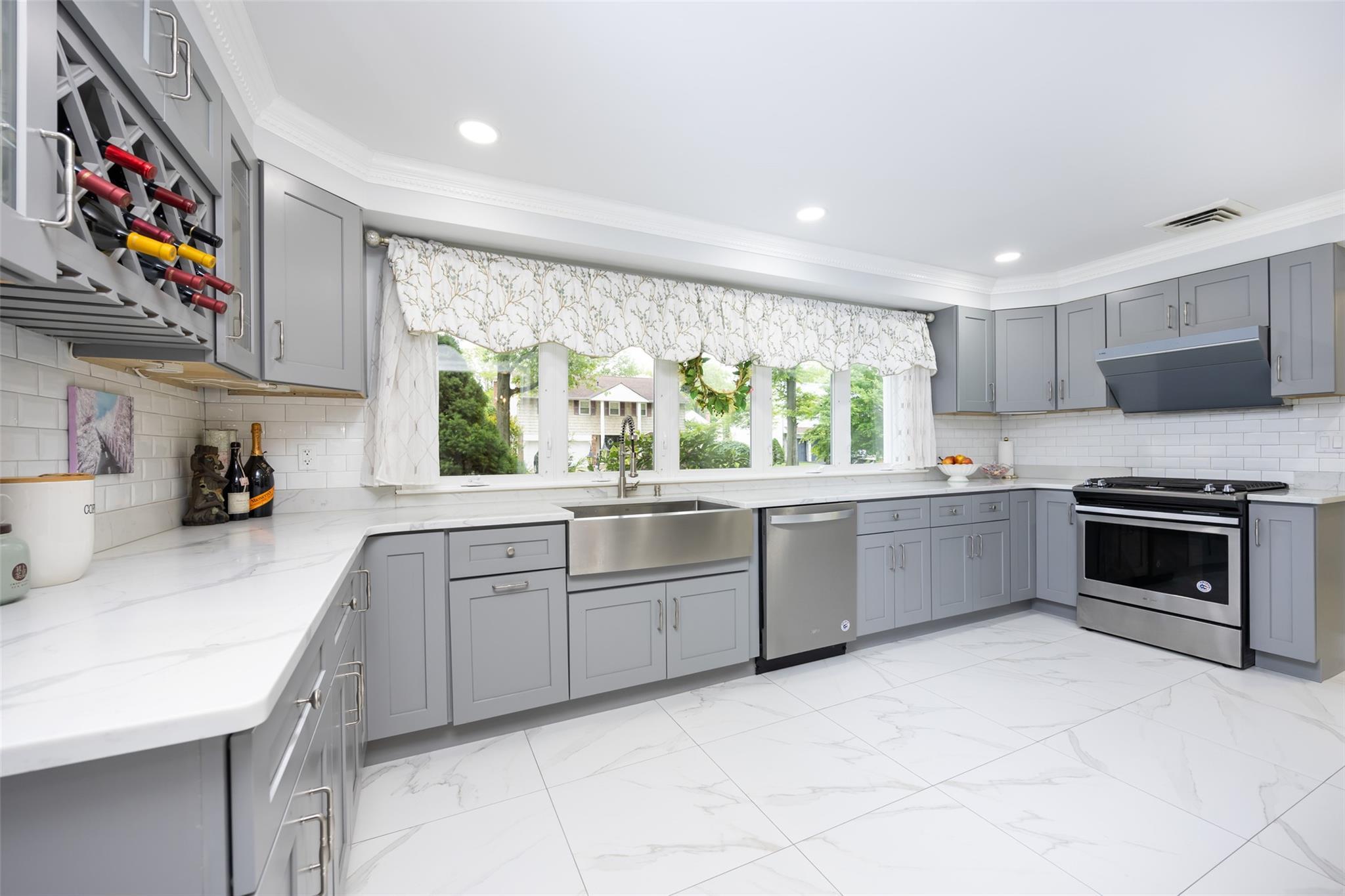 Single Family Marietta  Nassau County, NY 11590, MLS-866867-9