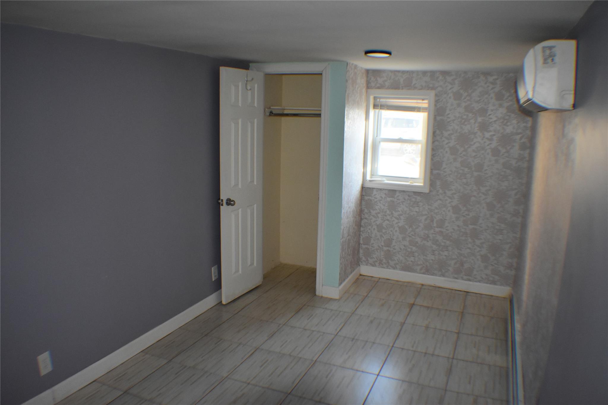 Single Family Gouverneur  Queens, NY 11692, MLS-866909-15
