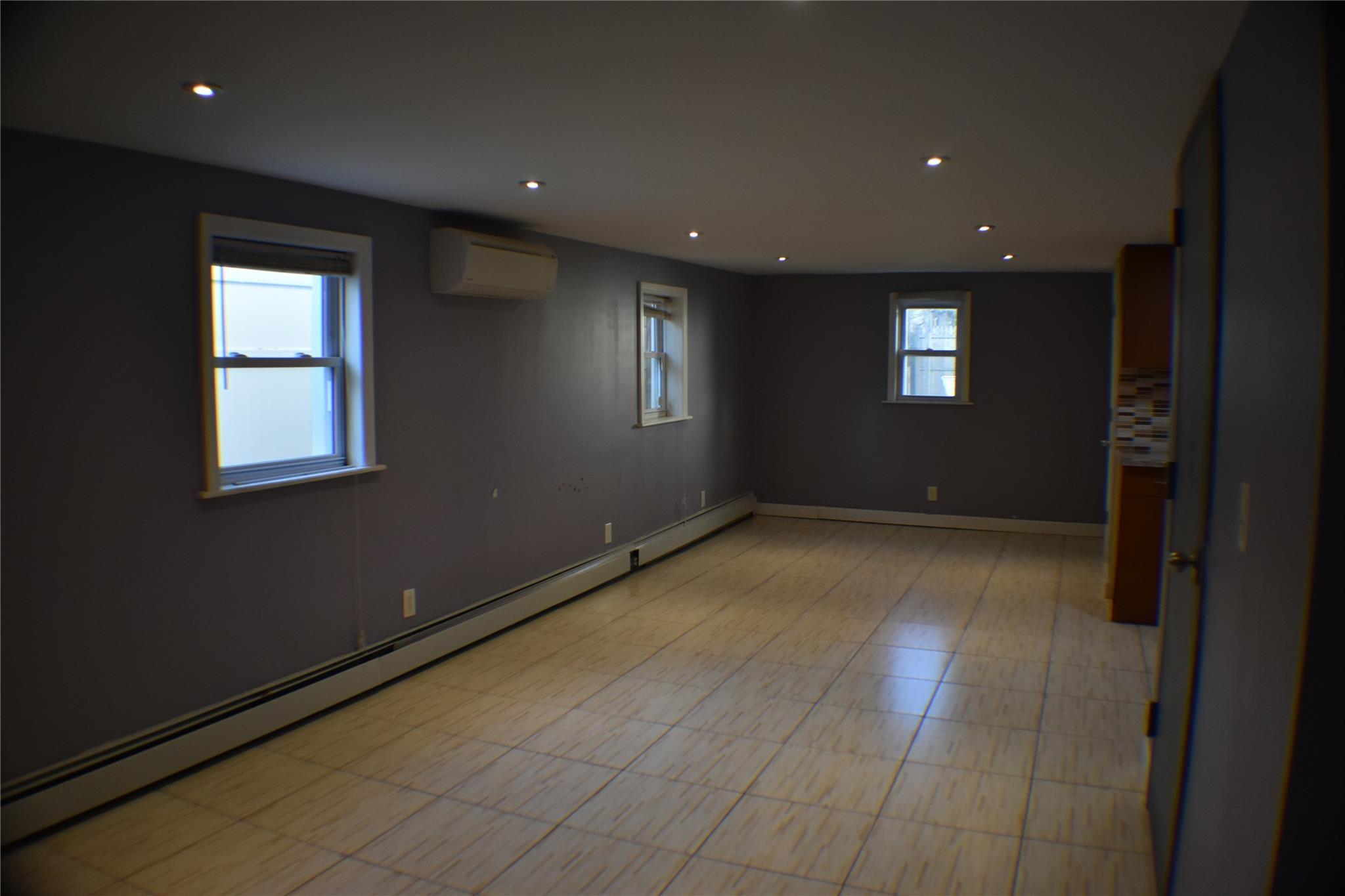 Single Family Gouverneur  Queens, NY 11692, MLS-866909-17