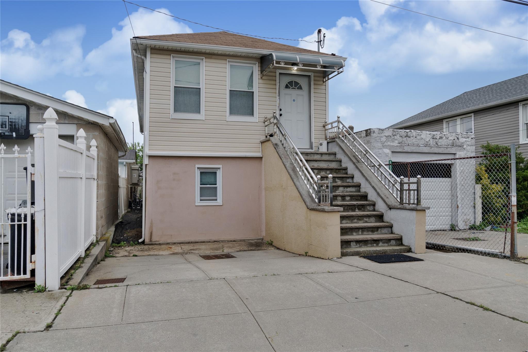 Single Family Gouverneur  Queens, NY 11692, MLS-866909-2